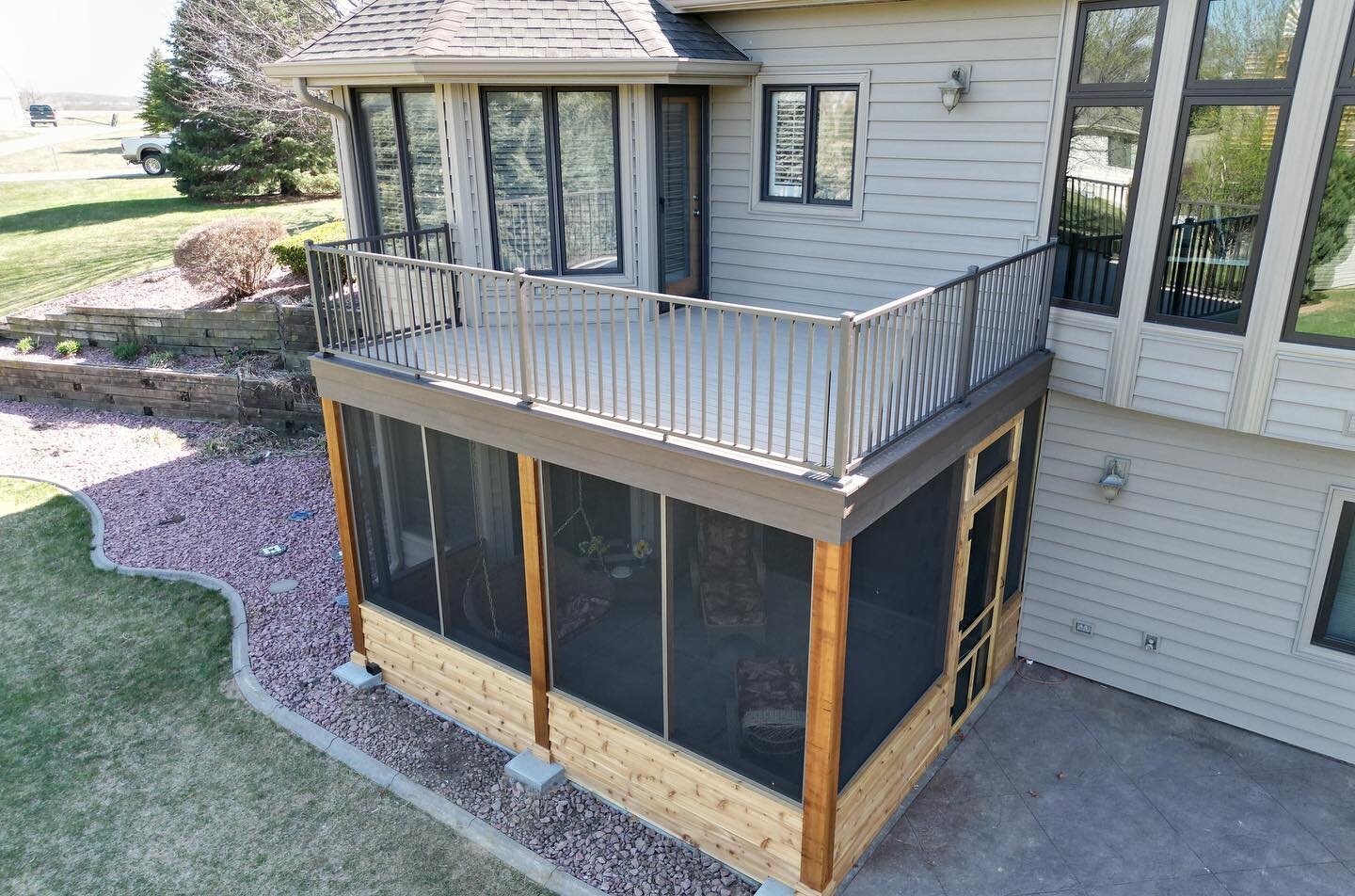 Finished this little gem last week. #Azek #deck with drainage system and a finished screened in porch. Let us know what you think?!? #screenedporch #cedar #pvc #drainagesystem #diggerspecialties #huskerdeck✅ #timbertechpro @timbertech @kylergifford @