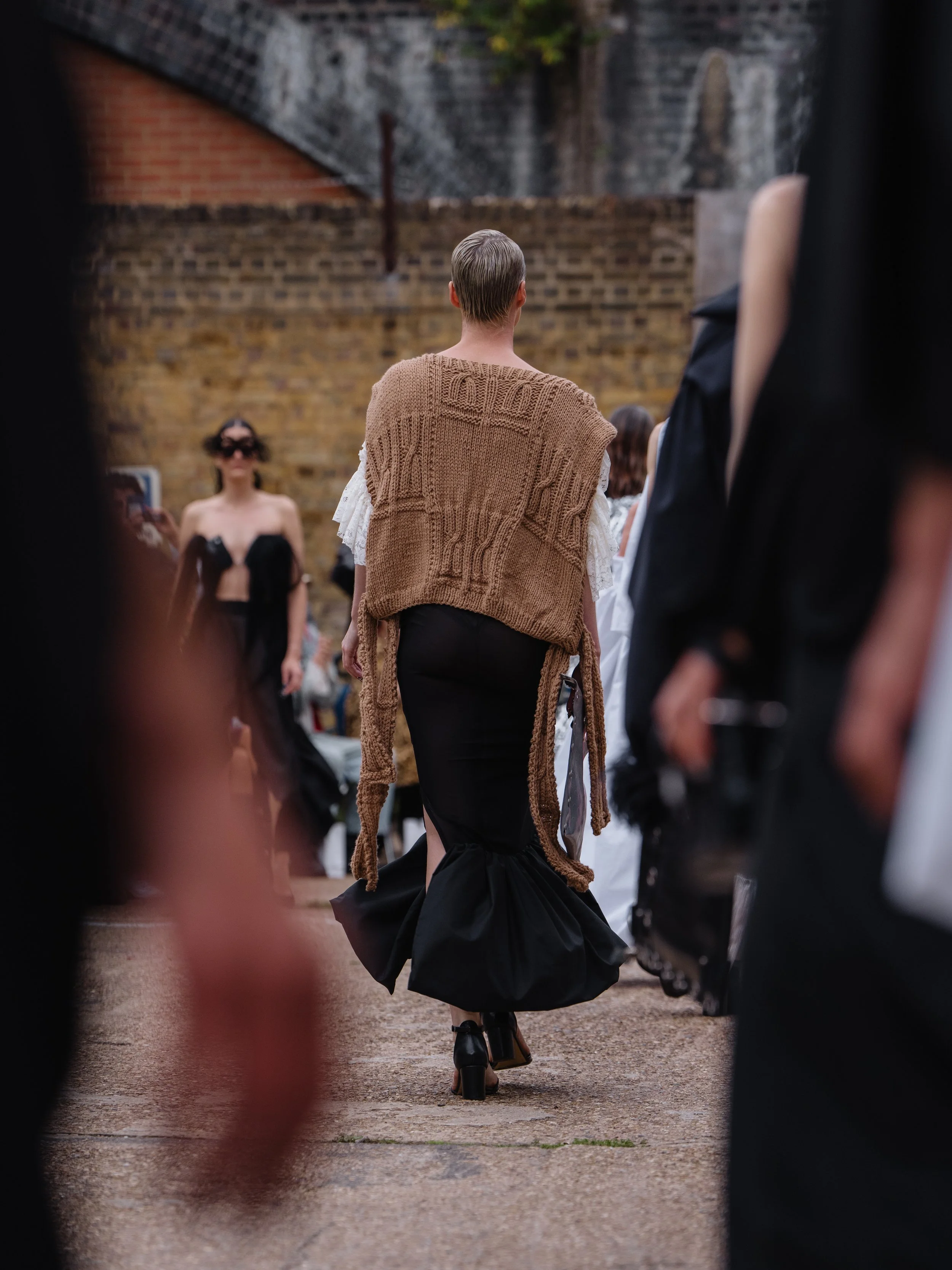 Poet-Lab_SS27_Runway1_by_ MarcusHartelt_for_LFW_57.jpg