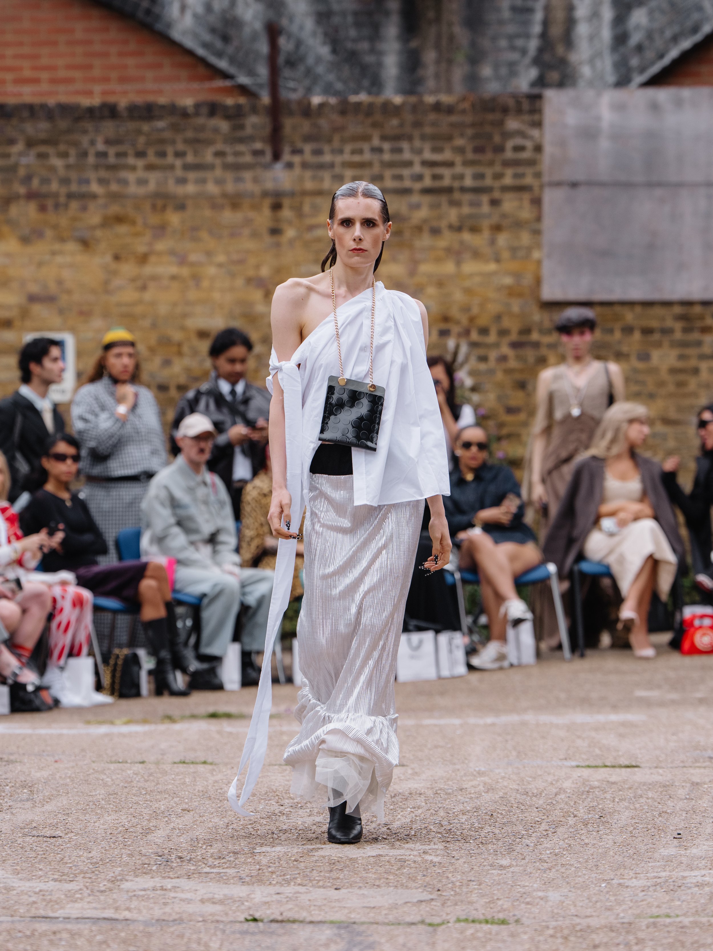 Poet-Lab_SS27_Runway1_by_ MarcusHartelt_for_LFW_31.jpg