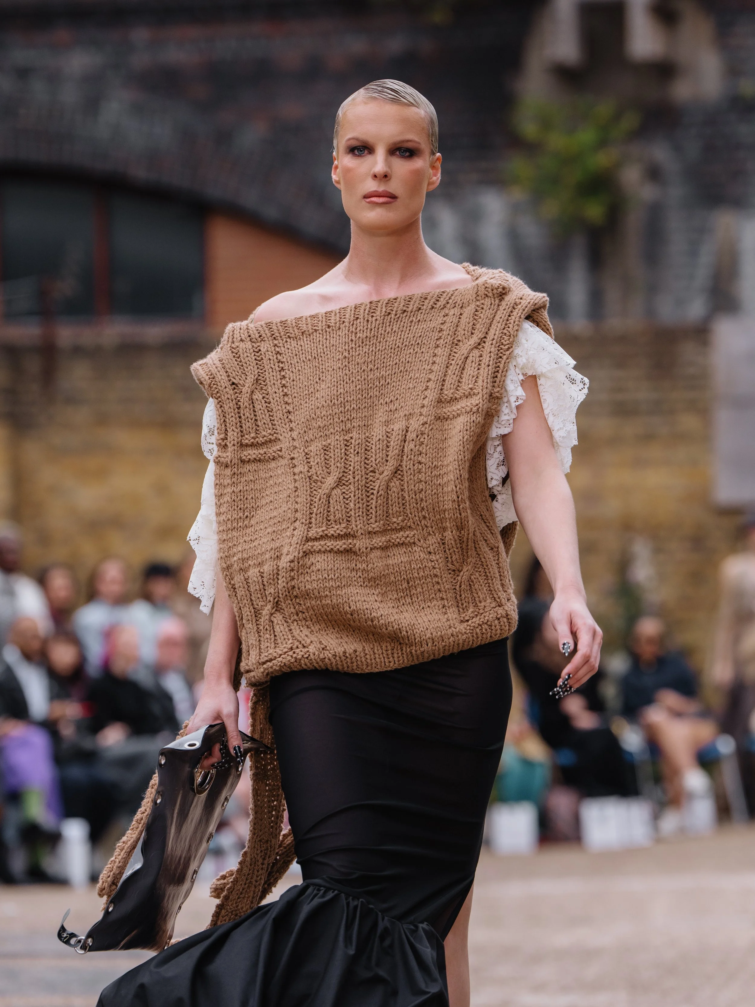 Poet-Lab_SS27_Runway1_by_ MarcusHartelt_for_LFW_36.jpg