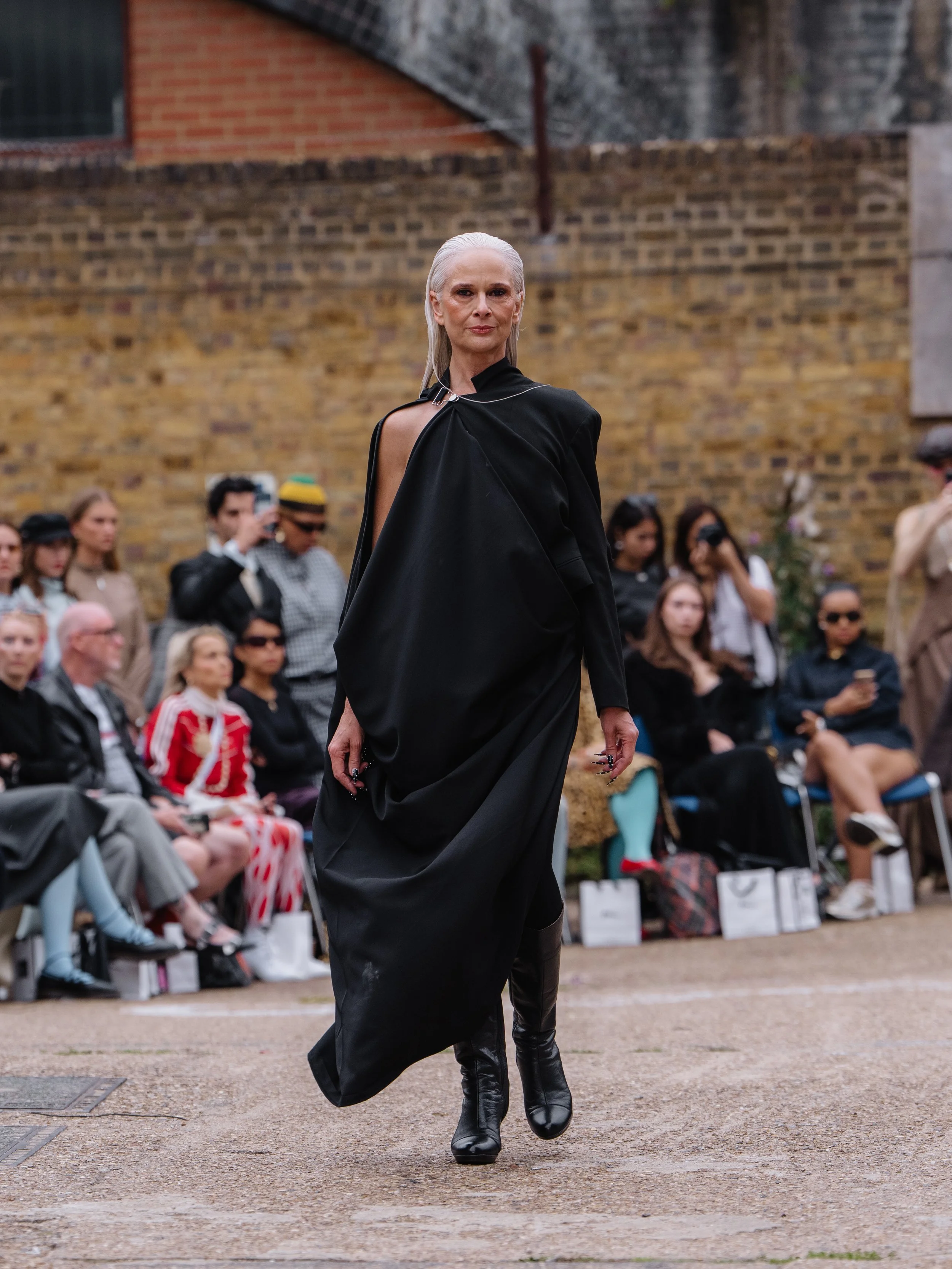 Poet-Lab_SS27_Runway1_by_ MarcusHartelt_for_LFW_47.jpg