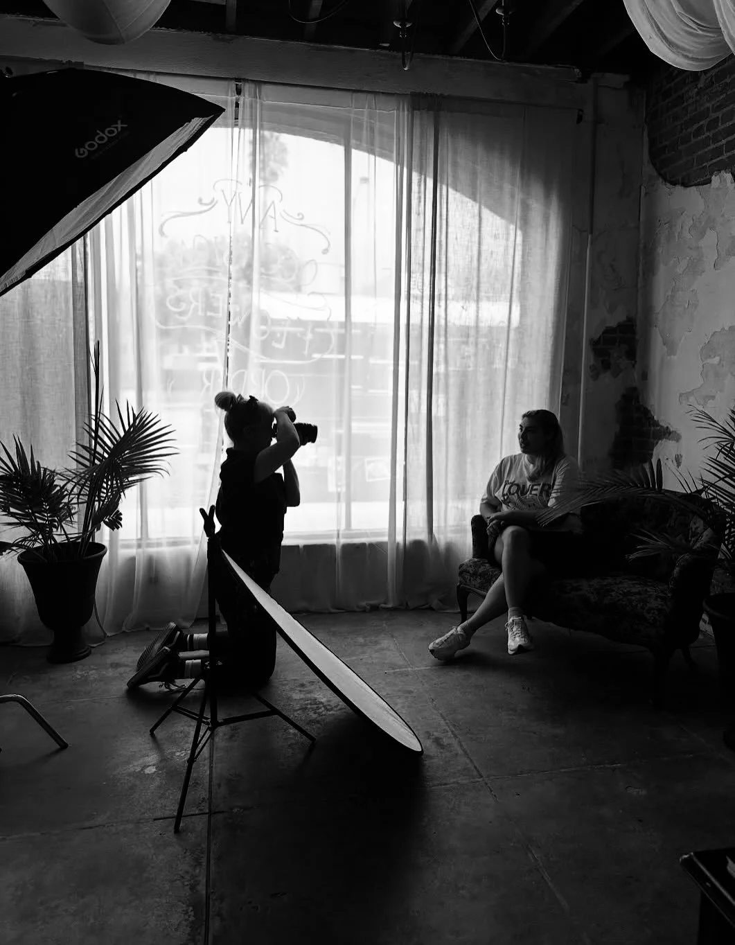 Had so much fun doing something a little different at the gorgeous @atelierpasadena event space recently. Huge THANK YOU to everyone who spent a little time in front of my camera that day. 💖💖💖