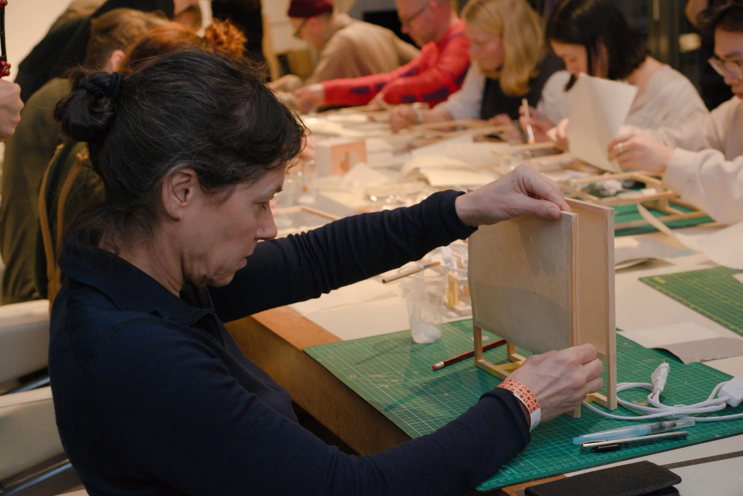 Glowing Washi - Crafting Lamps from Japanese Paper with Cream on Chrome