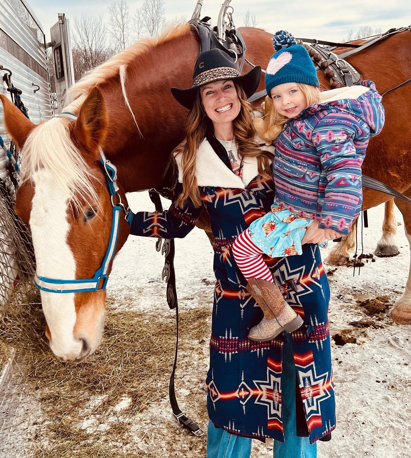 We love when Star Belgians join us for our events 💕🐴🤠!

Drop your photos below ⬇️ 

#saltyheifermercantile #santaday #belgians #merrychristmas