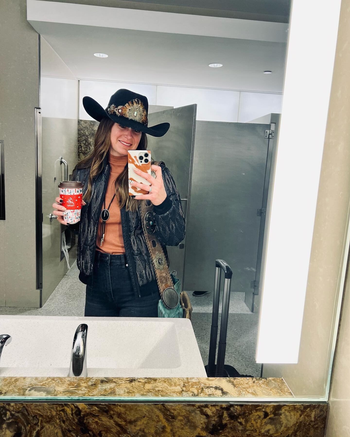 🤠 Can&rsquo;t keep a good man down ~Alabama🤠
.
.
A little freezing rain&hellip; and a few technology issues, but I am finally in the air and ready to Rock ✈️
.
.
Dallas Market or Bust 🛍️
.
. 
Follow along for some new and exciting merchandise&hell