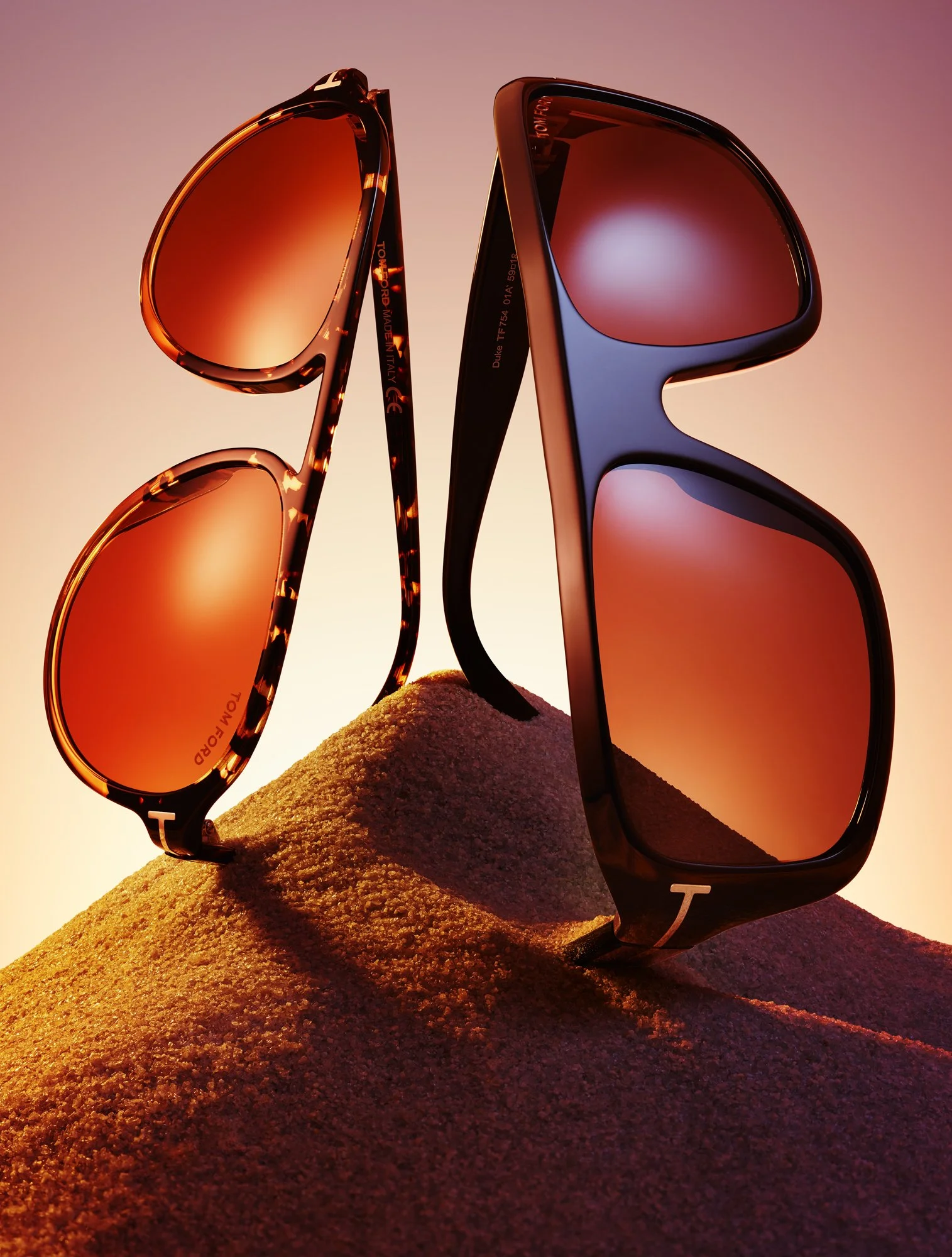 VMAN_2022_MARCH_TOM FORD_SUNGLASSES_FINAL_01_CONTACT.jpg