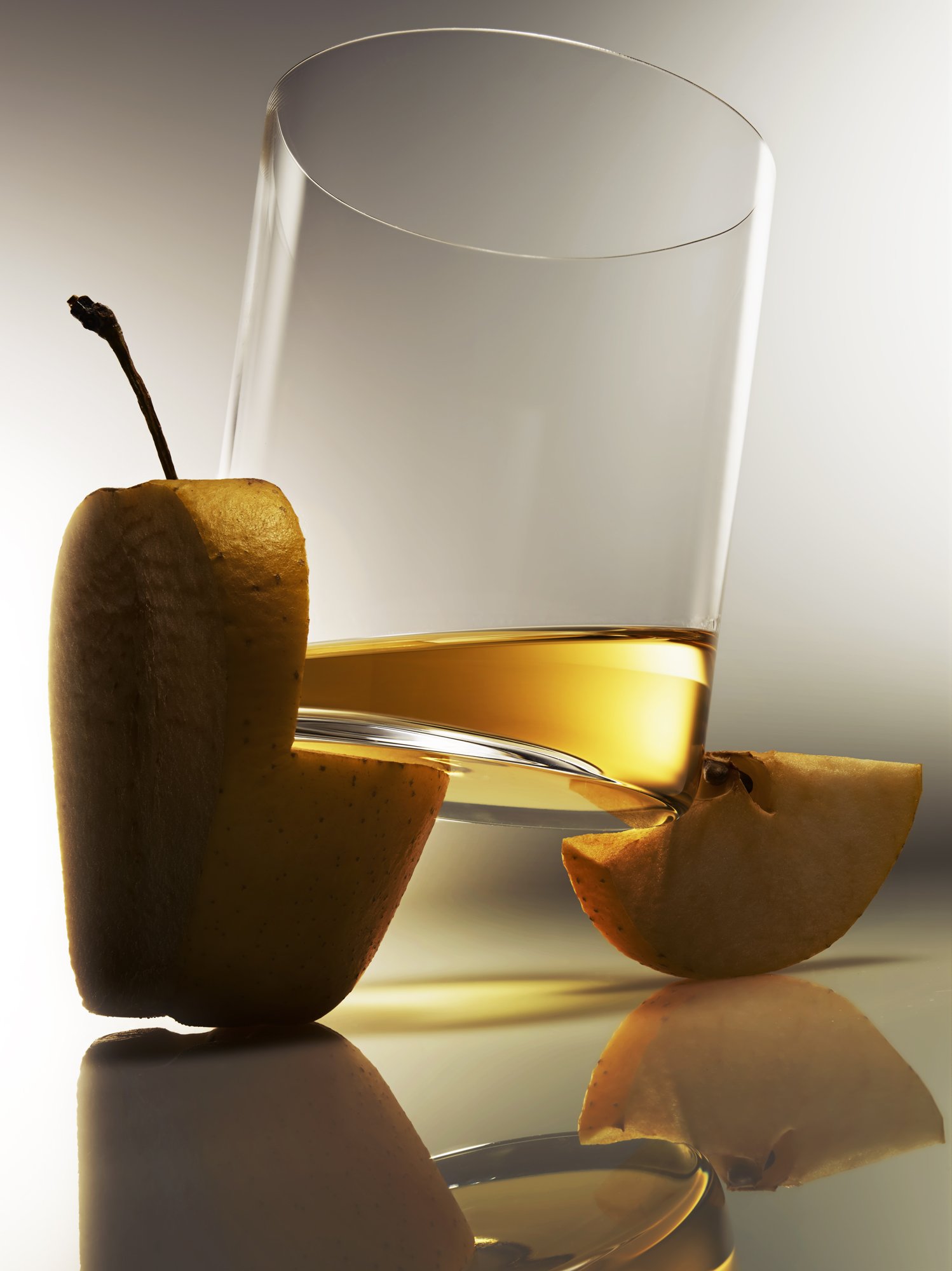 WHISKY-GRASS_APPLE_CONTACT.jpg