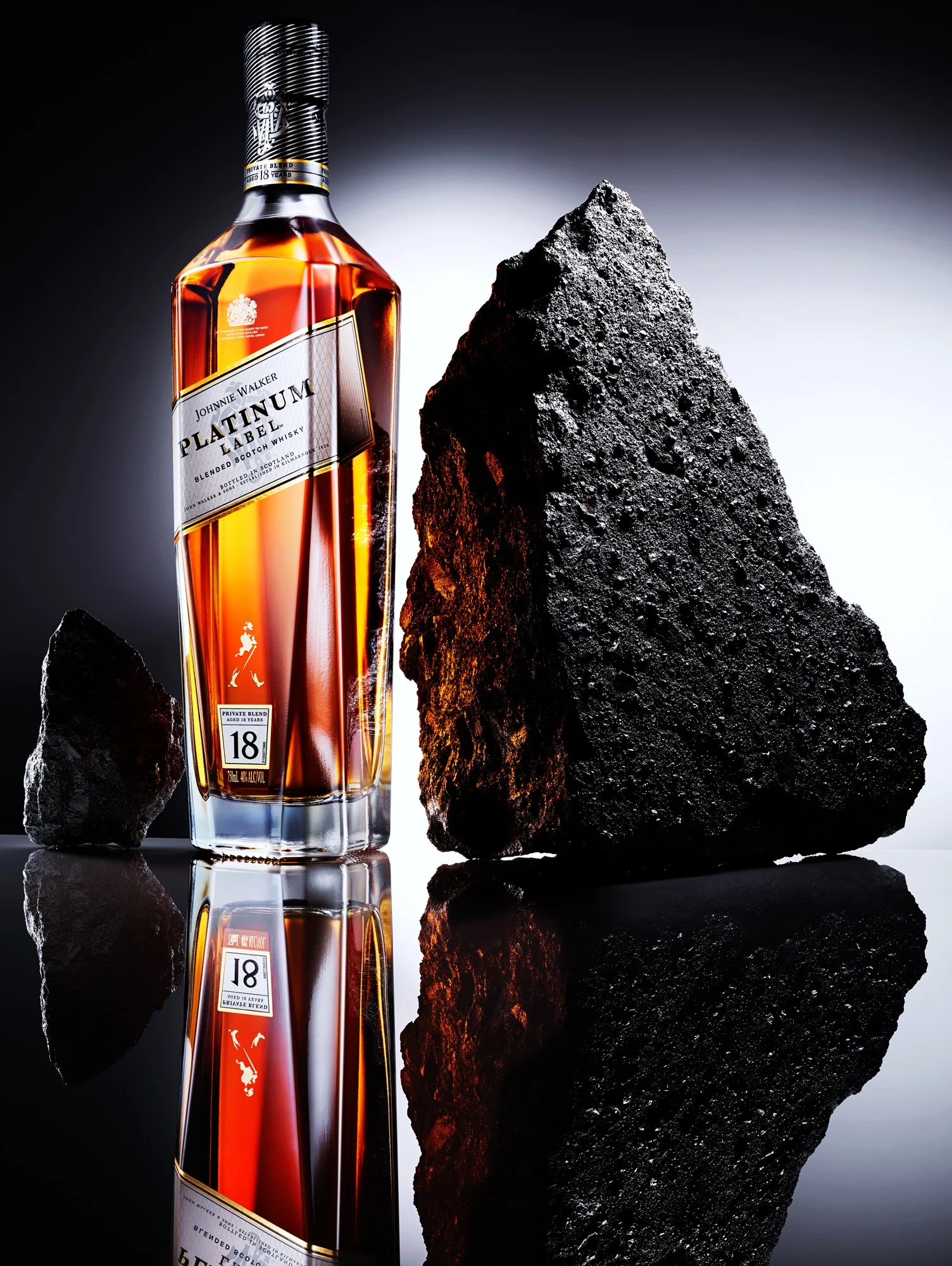 AKIRA_WHISKY_JOHNNIE WALKER PLATINUM 18_ROCK_1_CONTACT.jpg