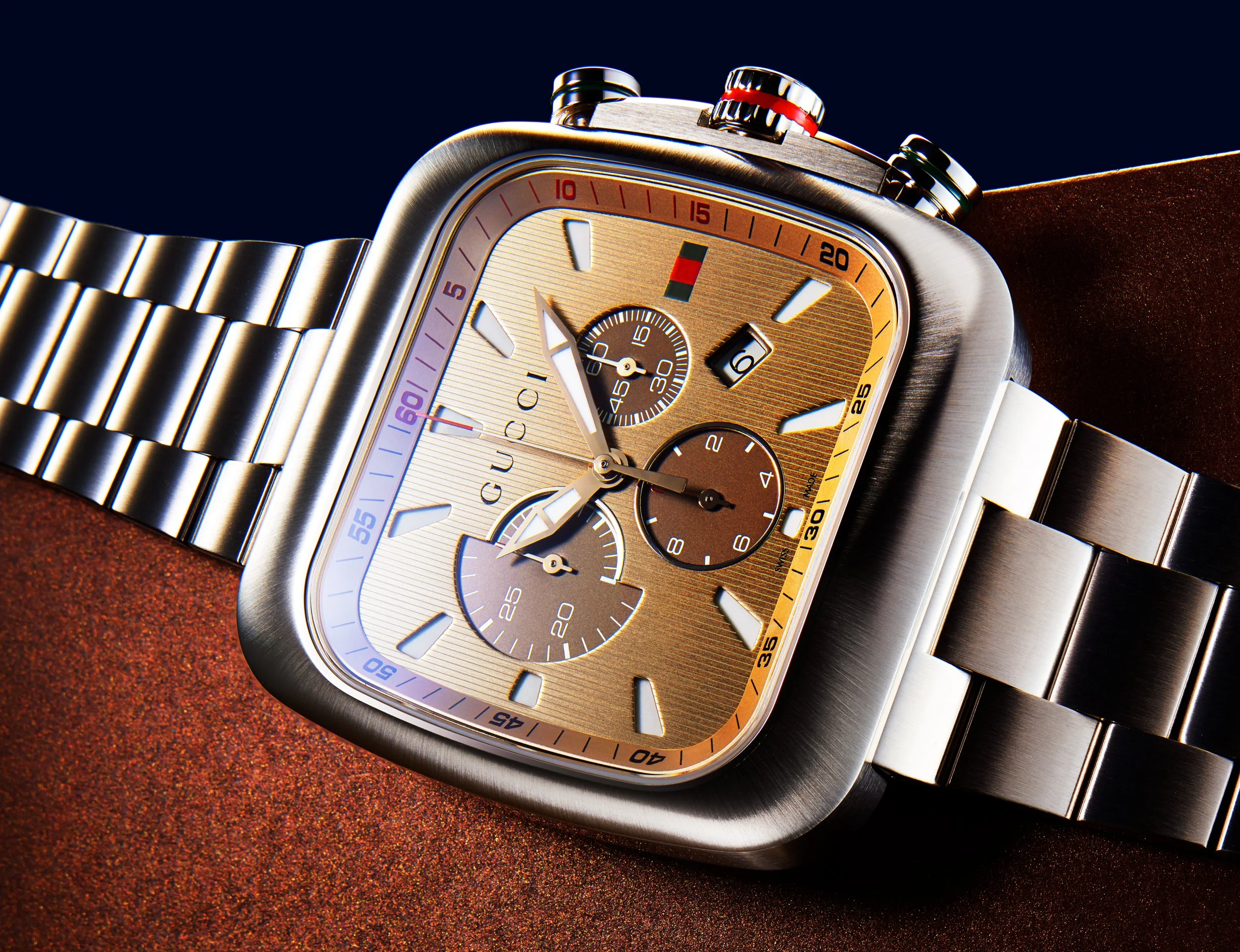 AKIRA_WATCH_GUCCI_CHRONO_SQUARE_1_CONTACT.jpg