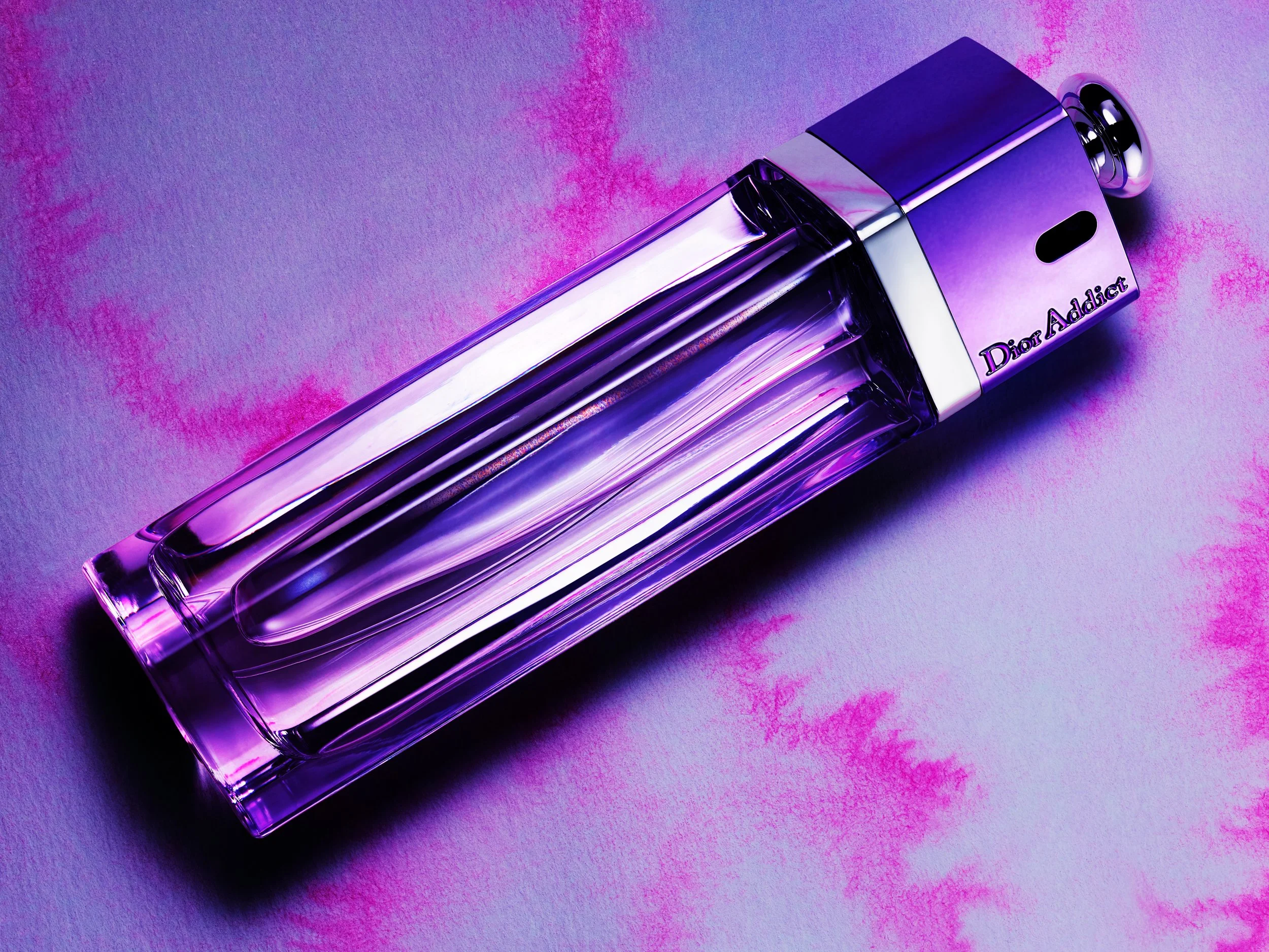AKIRA_PERFUME_DIOR_ADDICT_PURPLE_CONTACT.jpg