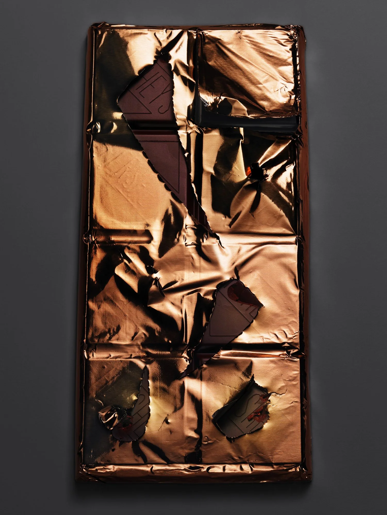CHOCO_BAR_GOLD_CONTACT.jpg