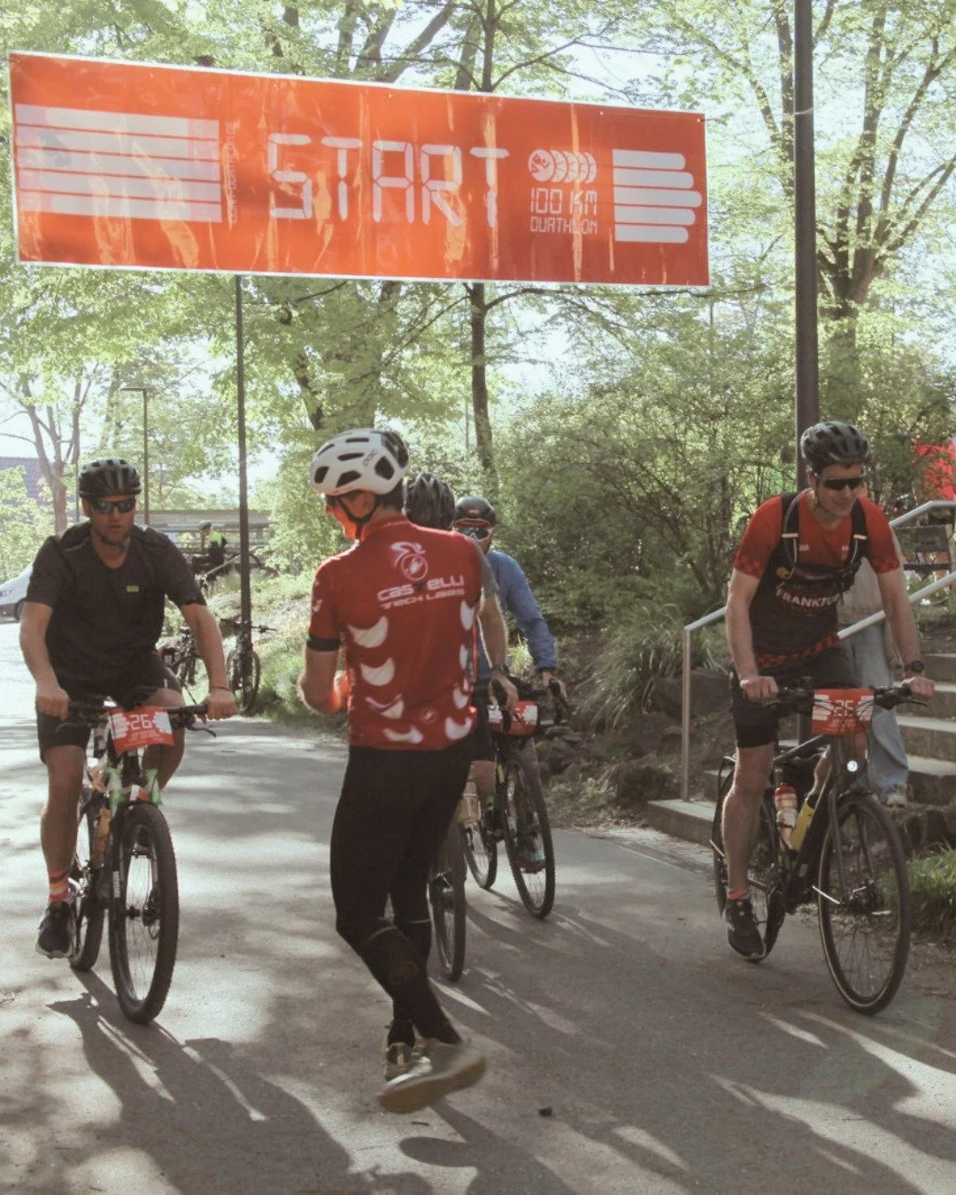 Das war ein gro&szlig;artiger 100km Duathlon Reverse 2026! 
Noch ein paar Taler &uuml;brig f&uuml;rs Community-Event? Pack sie uns digital in die Kasse &ndash; PayPal-Link findest du auf der Website! ❤️
