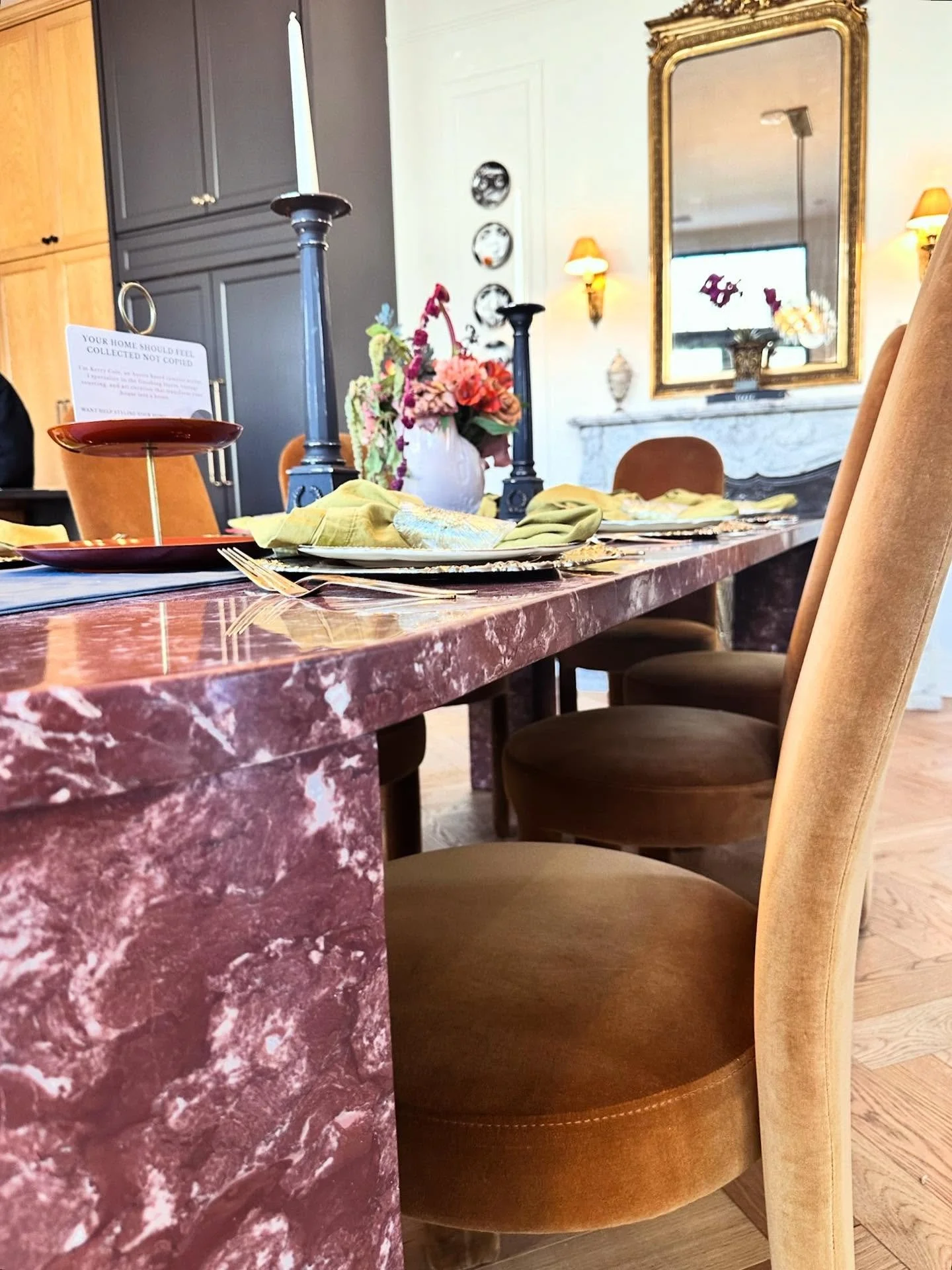 Austin Tour of Homes 2026. 
Swipe to see the details that made us pause ✨ Always refreshing to run into  @heynowinteriors and experience her designs in person, so inspiring every time!