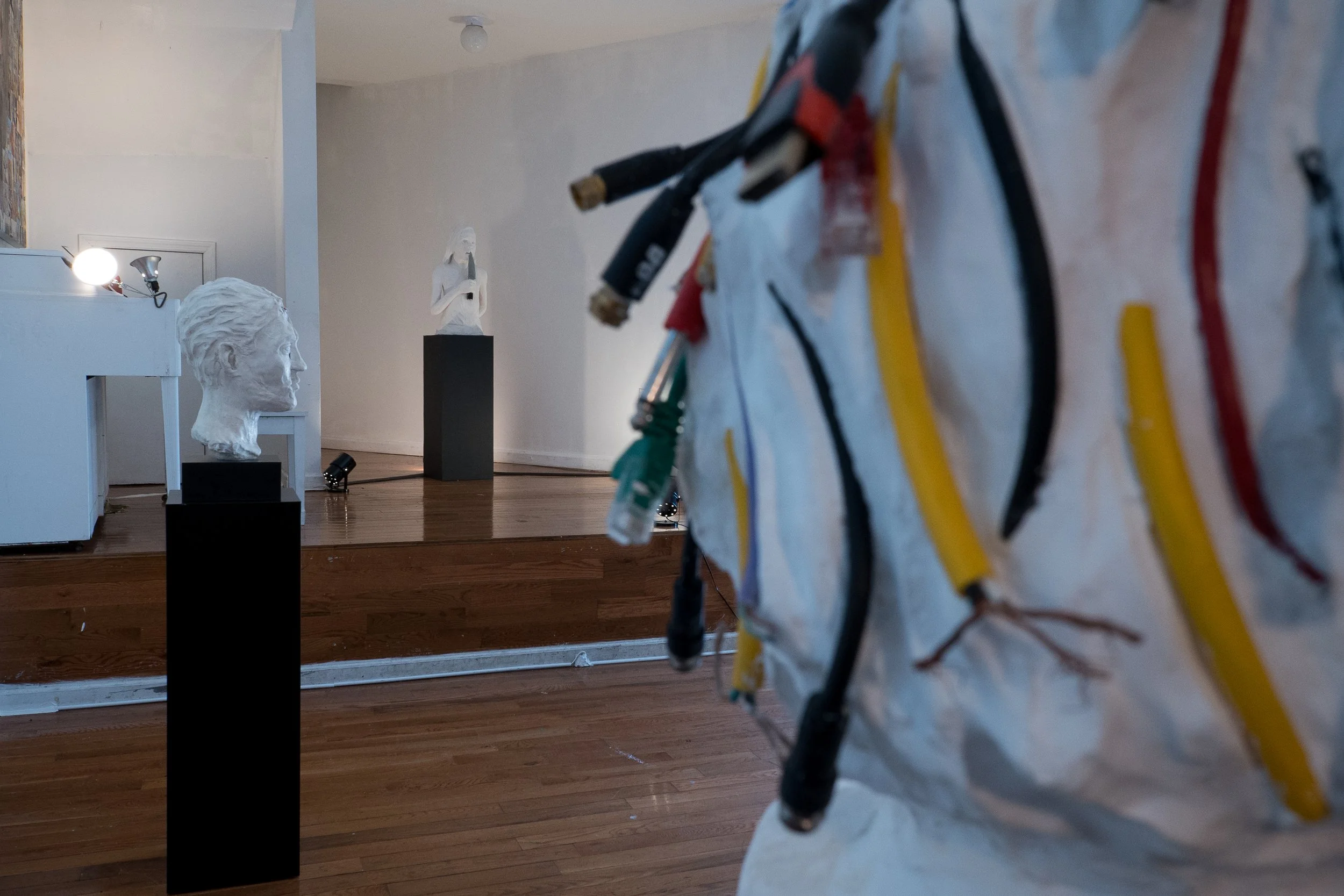 Wibaux_pleaseloveme_installation shot.jpg