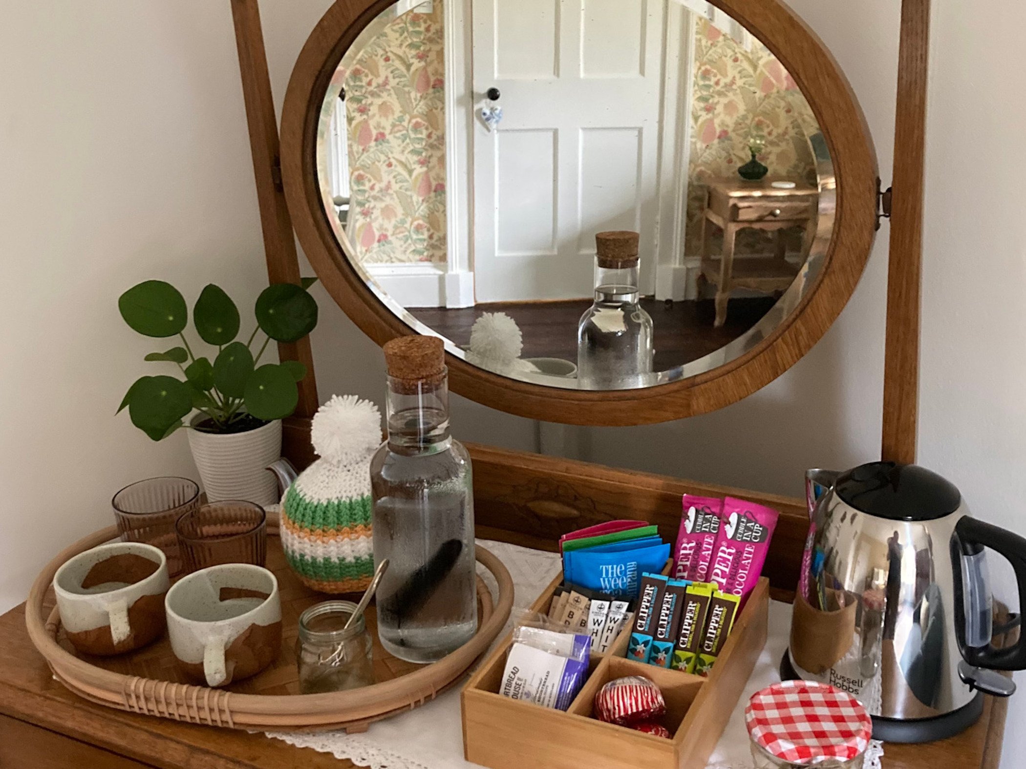 bedroom1 - snacks.jpg