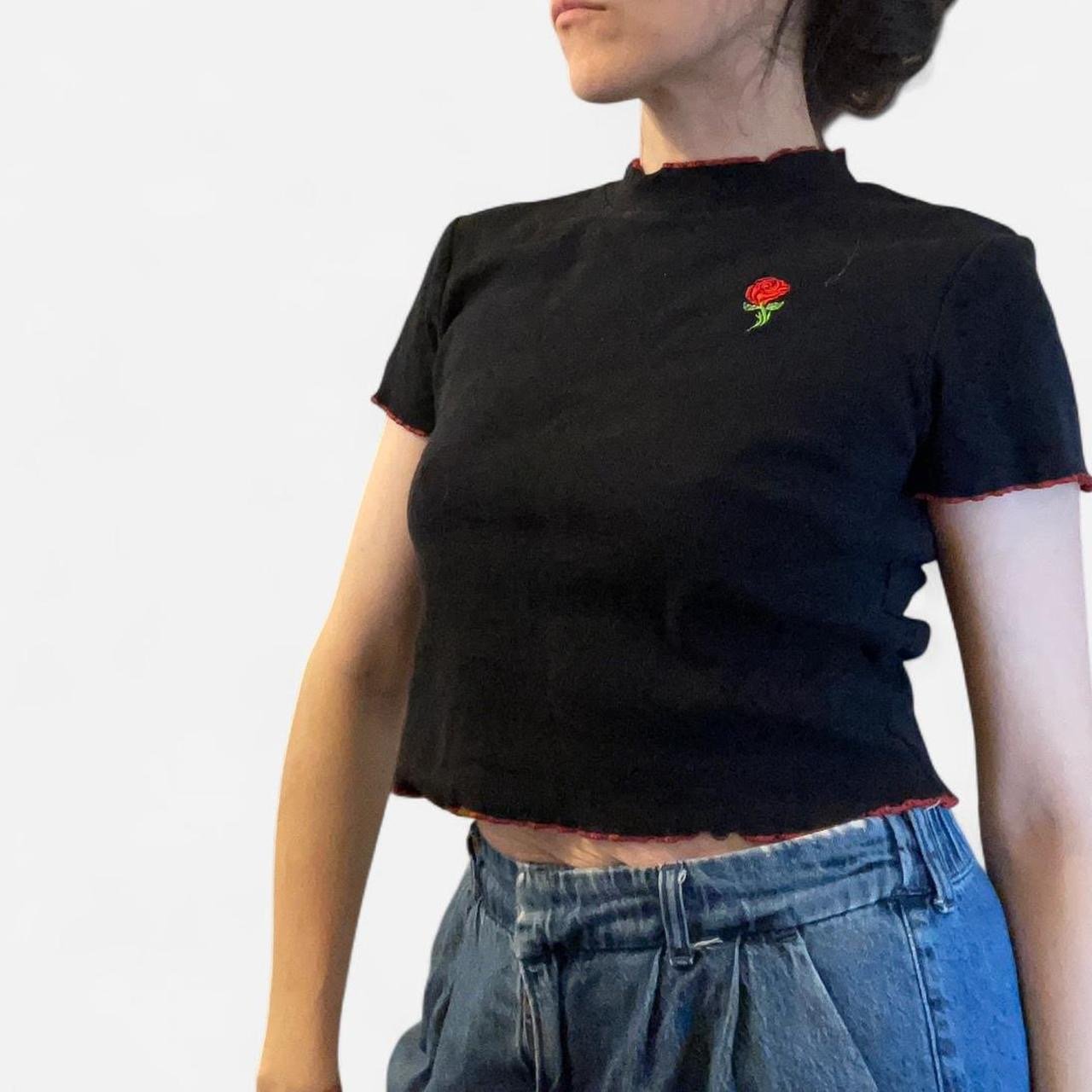 Chic Rose-Embroidered Black Crop Top