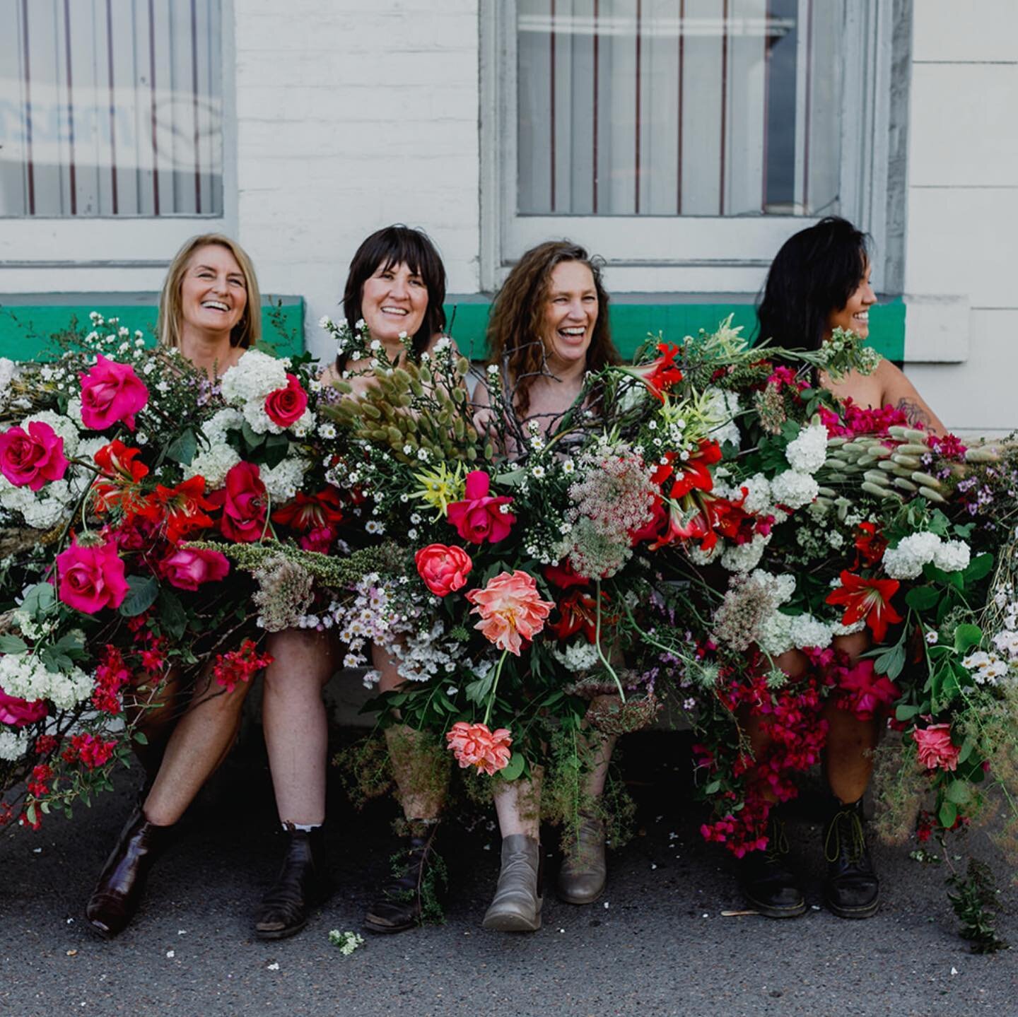 Come & grab those Xmas florals before we sell out for the year. Delivery is still available! 🎄
7AM - 4PM.