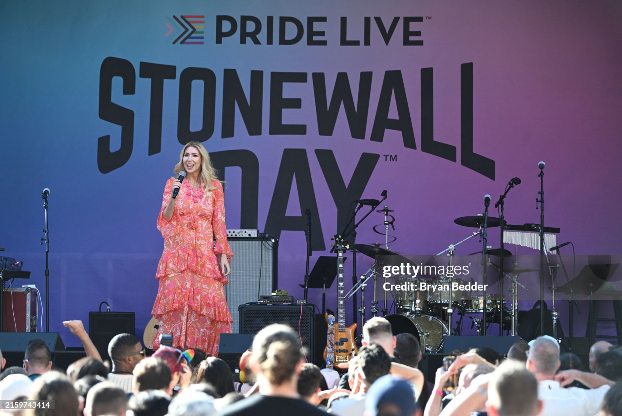 lLisa Winning at Stonewall Day.png