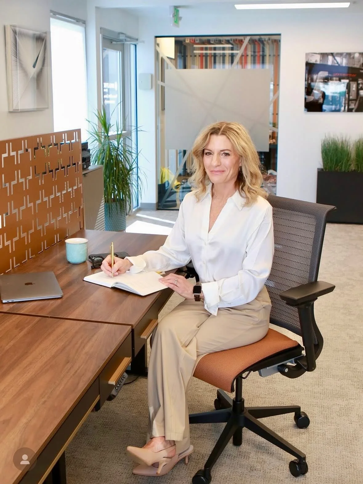 This is a place where you get things done. 

Strategizing, planning, building, masterminding, growing, and cultivating the next big move in your business. 

Come see where the points converge and inspiration is found! 

#coworking_space #broadwaycoll