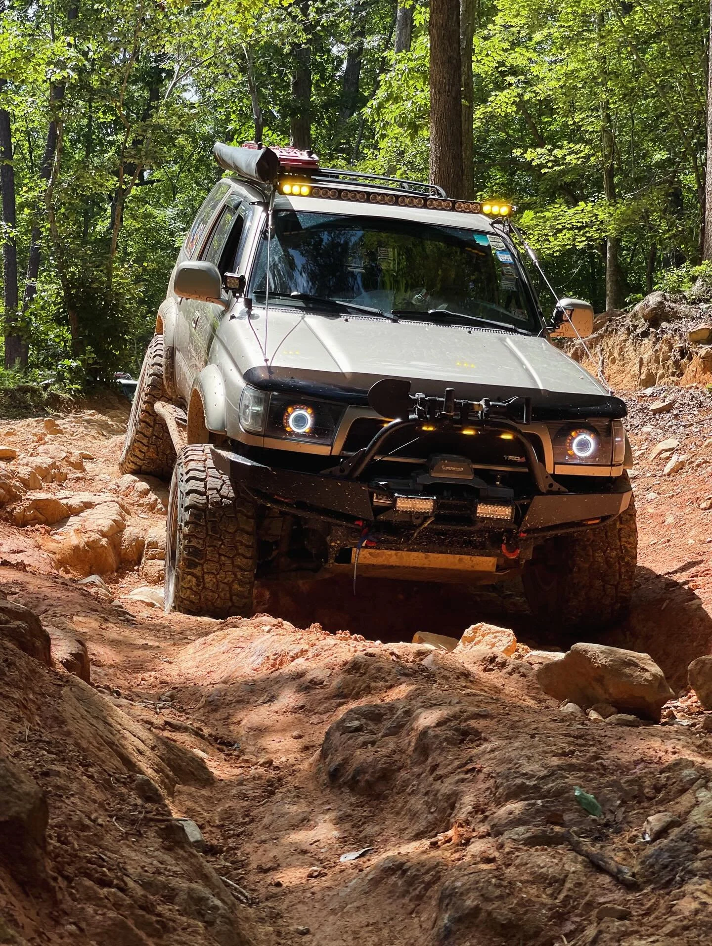 #frontendfriday 
Crawling into the HOT weekend. 

#offroad #4x4 #trails #adventure #3g4r #toyota #build #yota #wheeling #locked #35s #rocks #mud #raleighyota #toyotagram