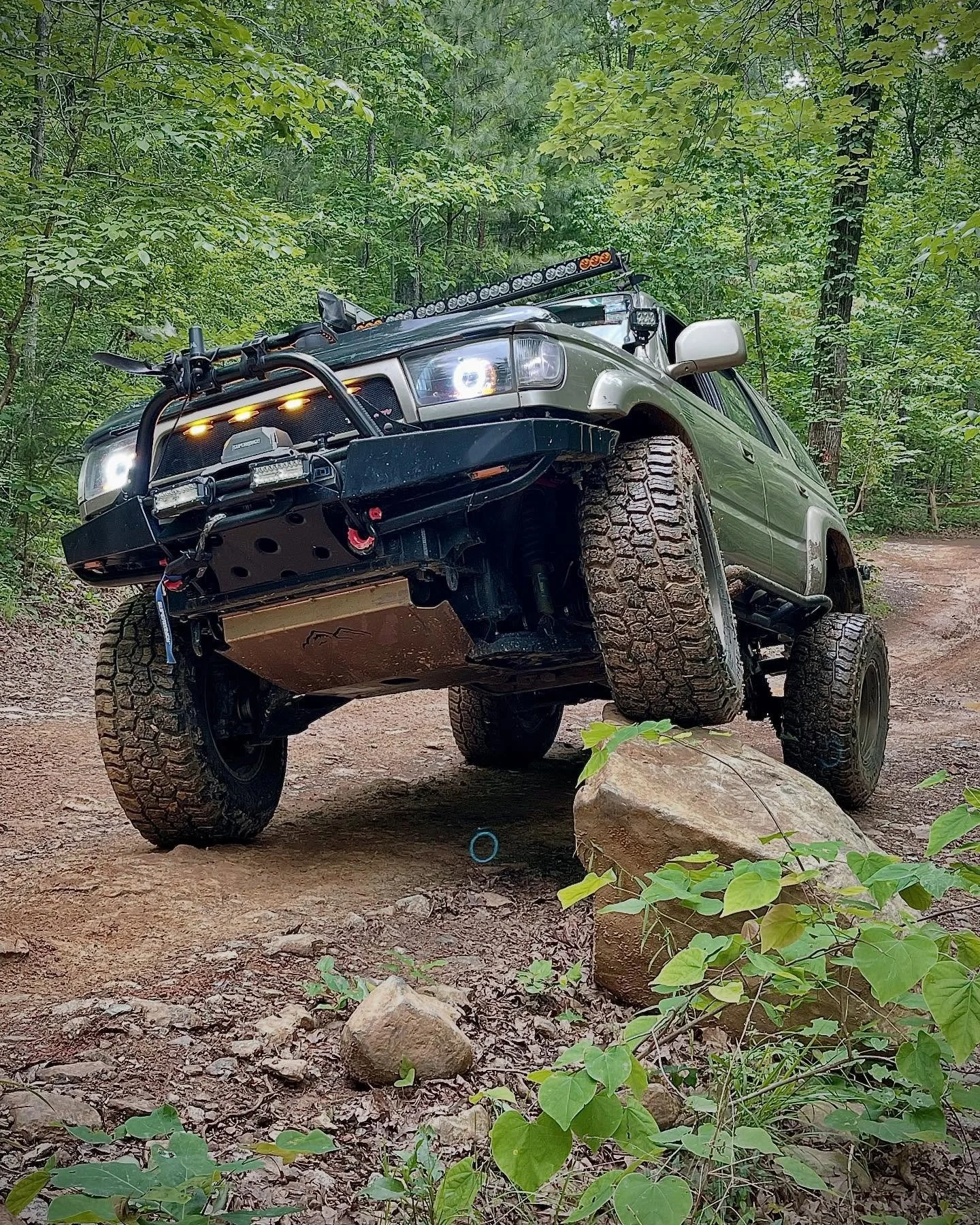 A shakedown run after breaking in new gears 
#offroad #testing #gears #4x4 #suspension #build #35s #mud #explore #toyota #raleighyota #yota