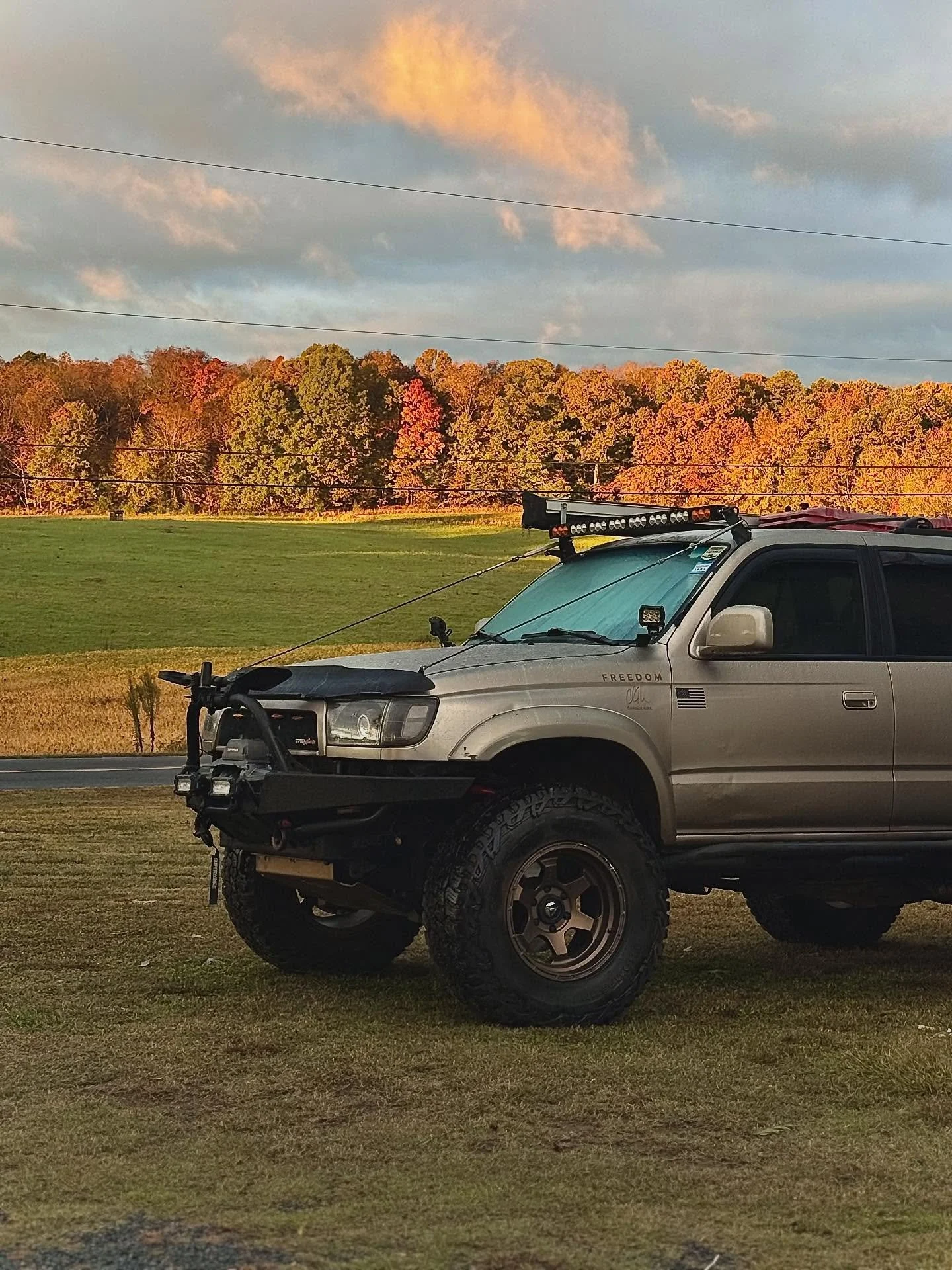 Best time of the year! 
#fall #3rdgen4runner #yota #raleighyota #toyota #4runner #outdoors #sunrise #colors #explore #toyotagram