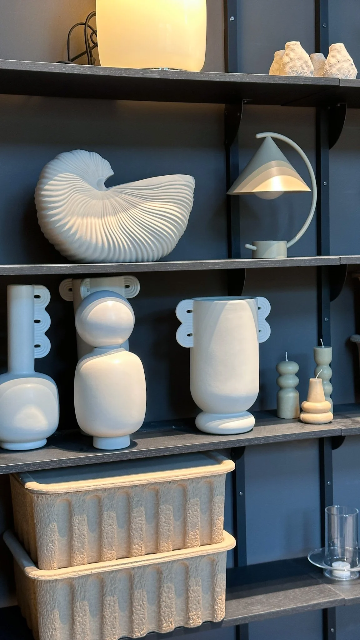 decor shell shaped vase.jpg