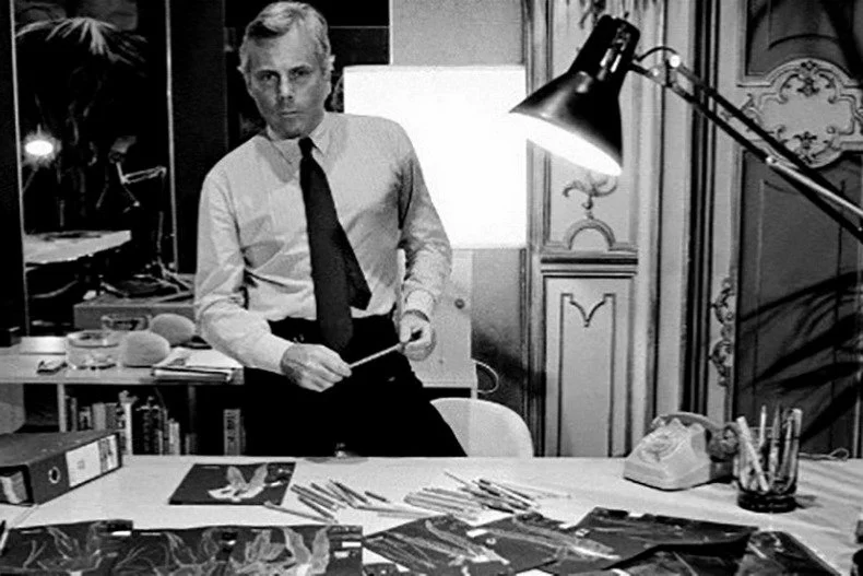 Giorgio Armani en su despacho de Milán, en los años setenta. Imagen de archivo