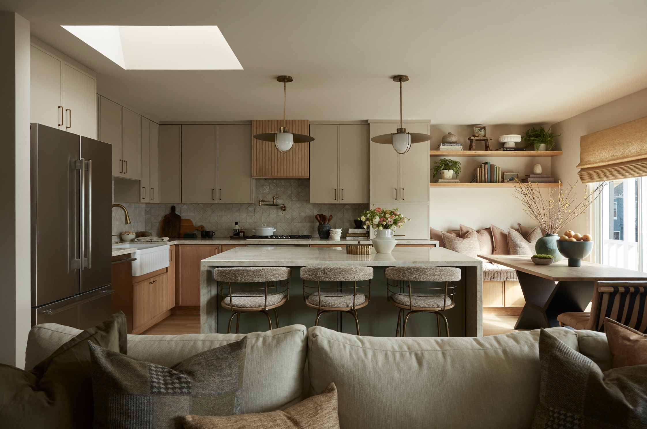 MODERN COASTAL MEETS MIDCENTURY