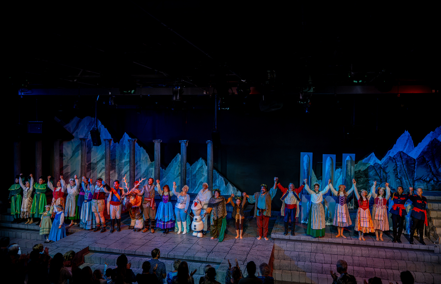 bows with cast of Frozen