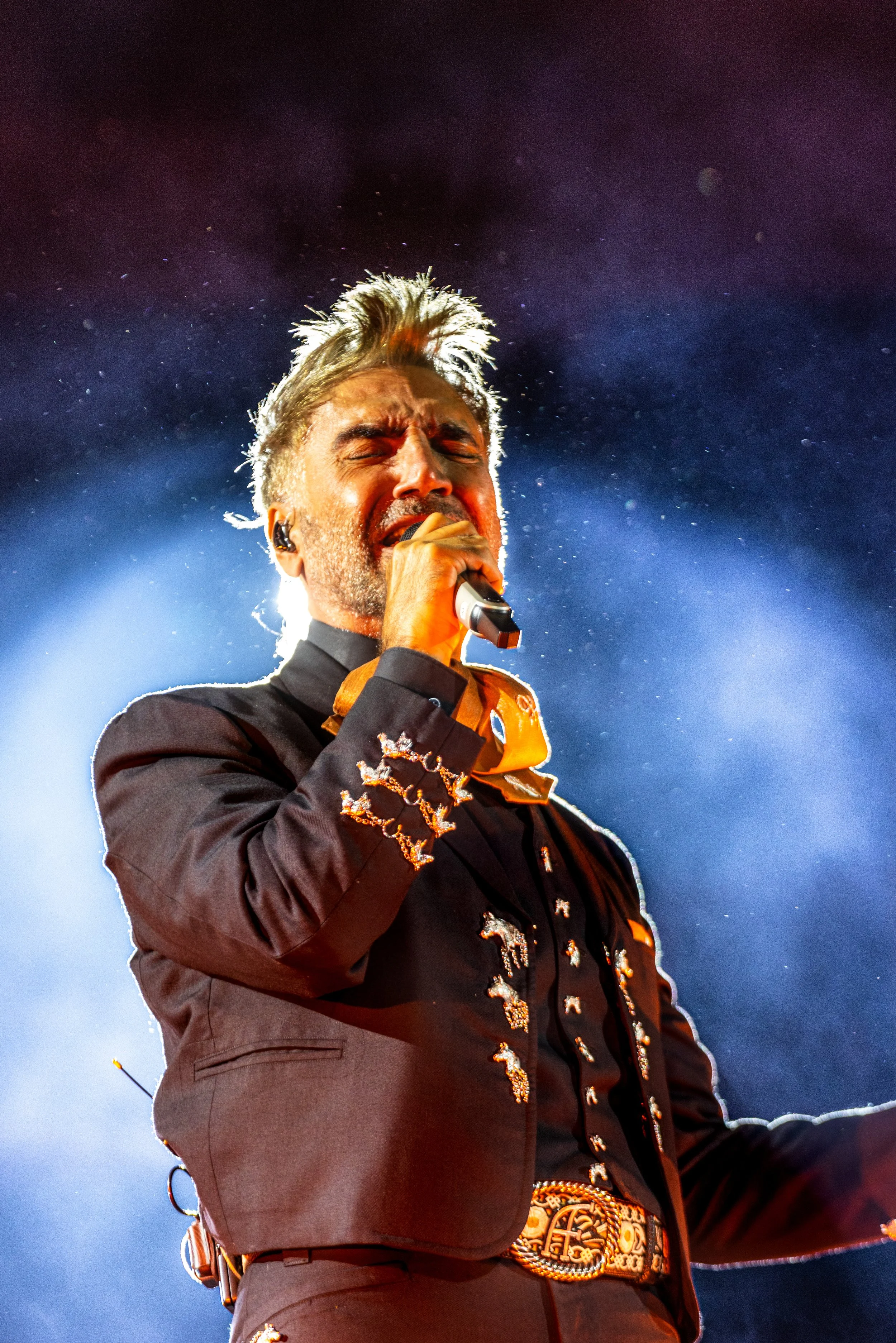 Alejandro Fernandez-8273.jpg