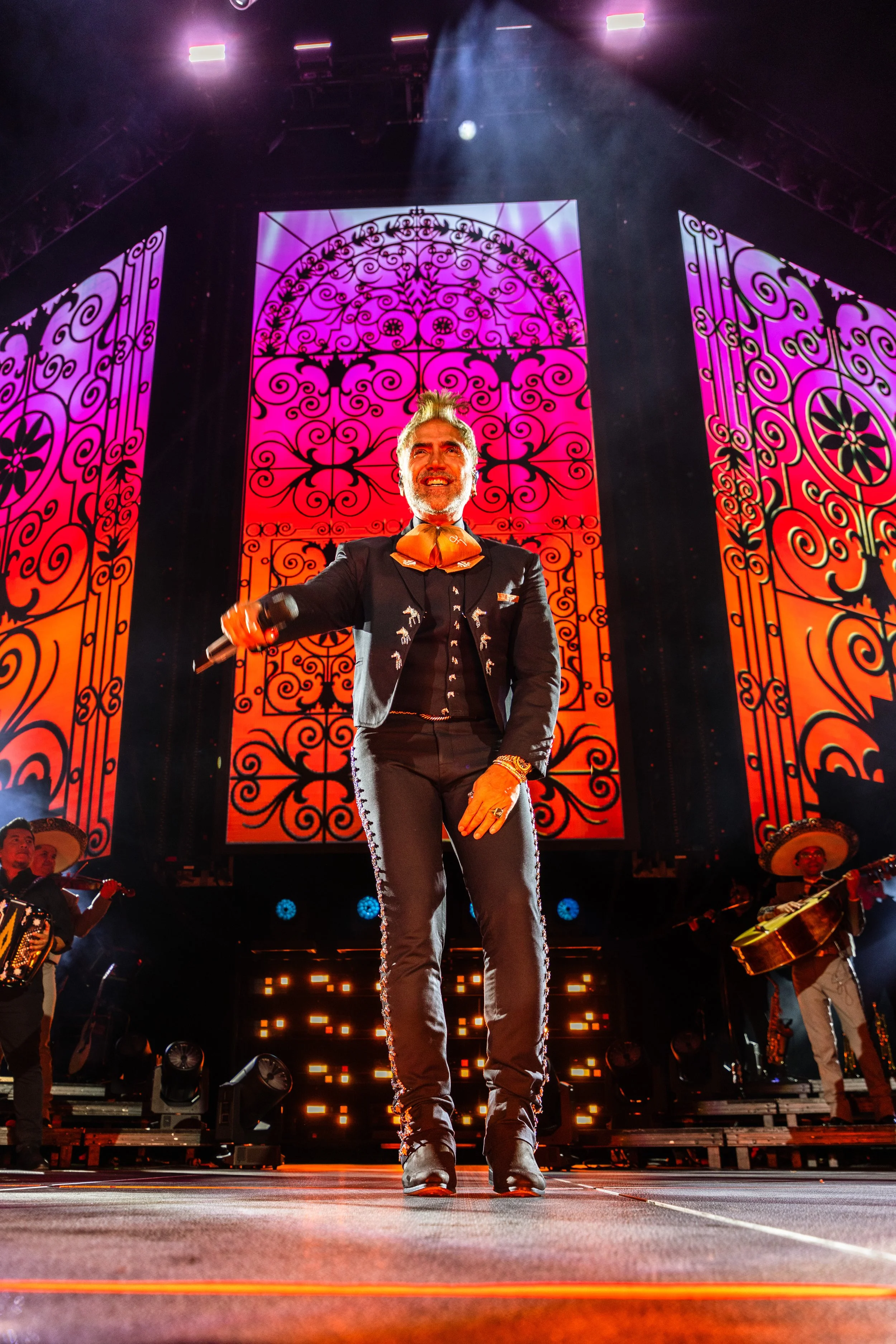 Alejandro Fernandez-8132.jpg