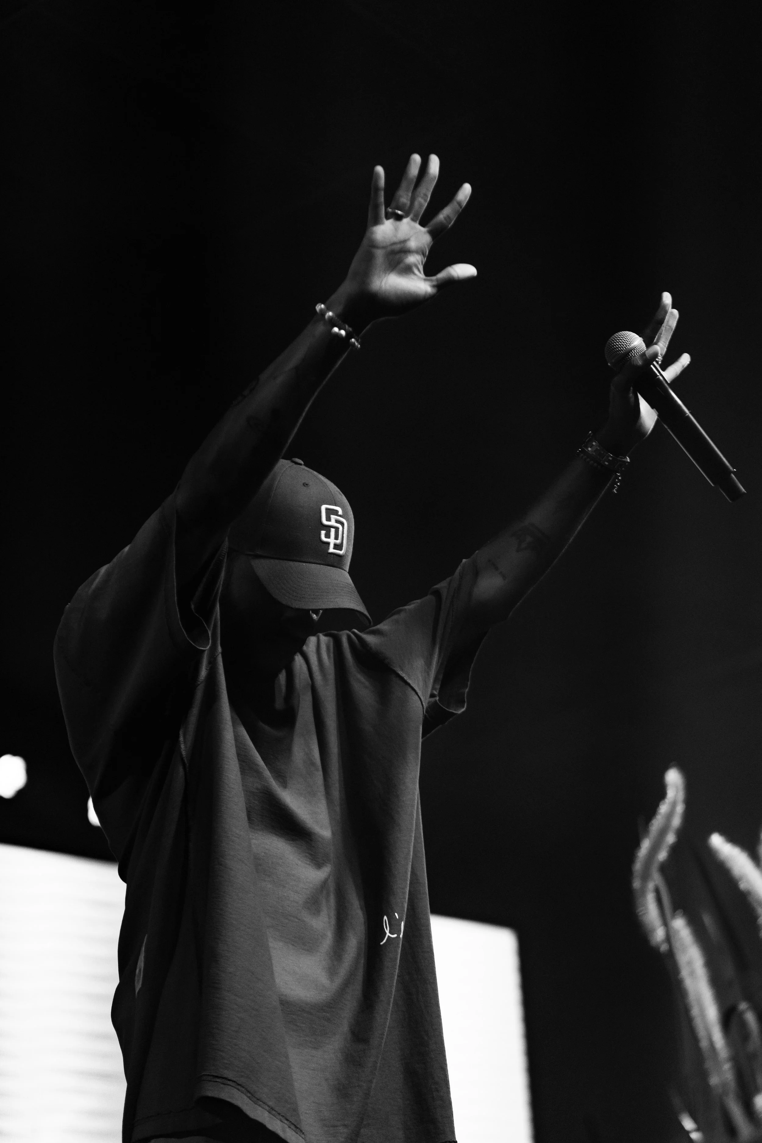6lack-3806.jpg