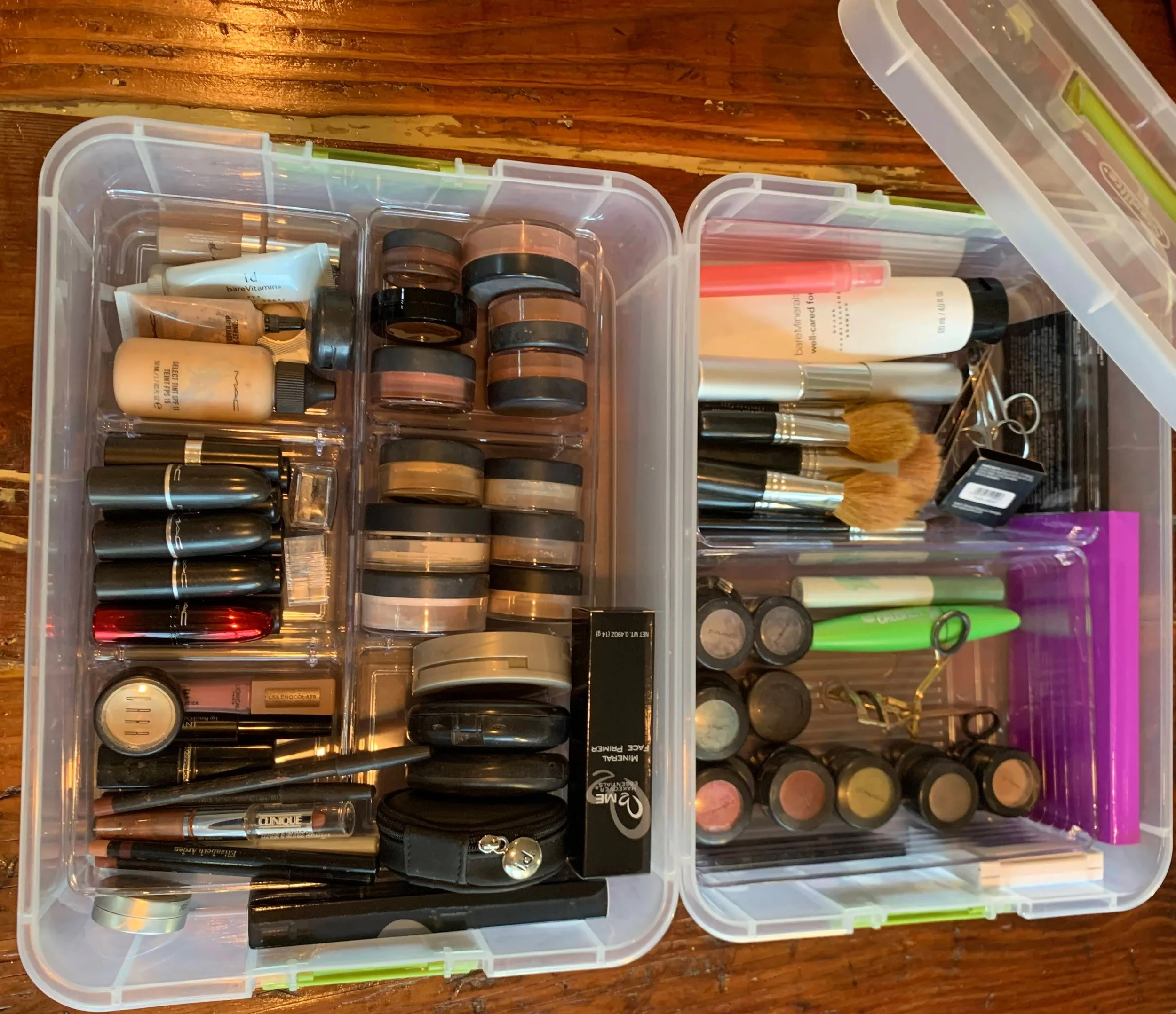 EXTRA MAKE-UP