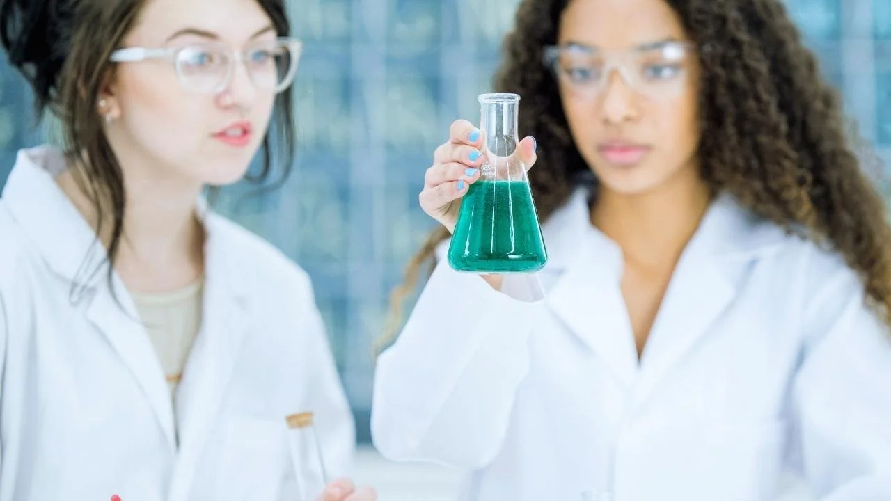 10 Science Trivia Questions (With Answers)