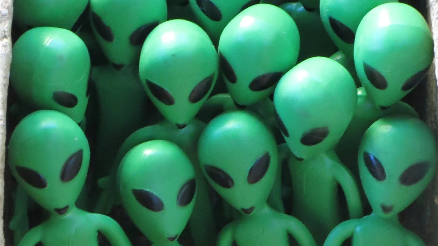 Among Us: 10 Trivia Questions On Alien Movies (With Answers)