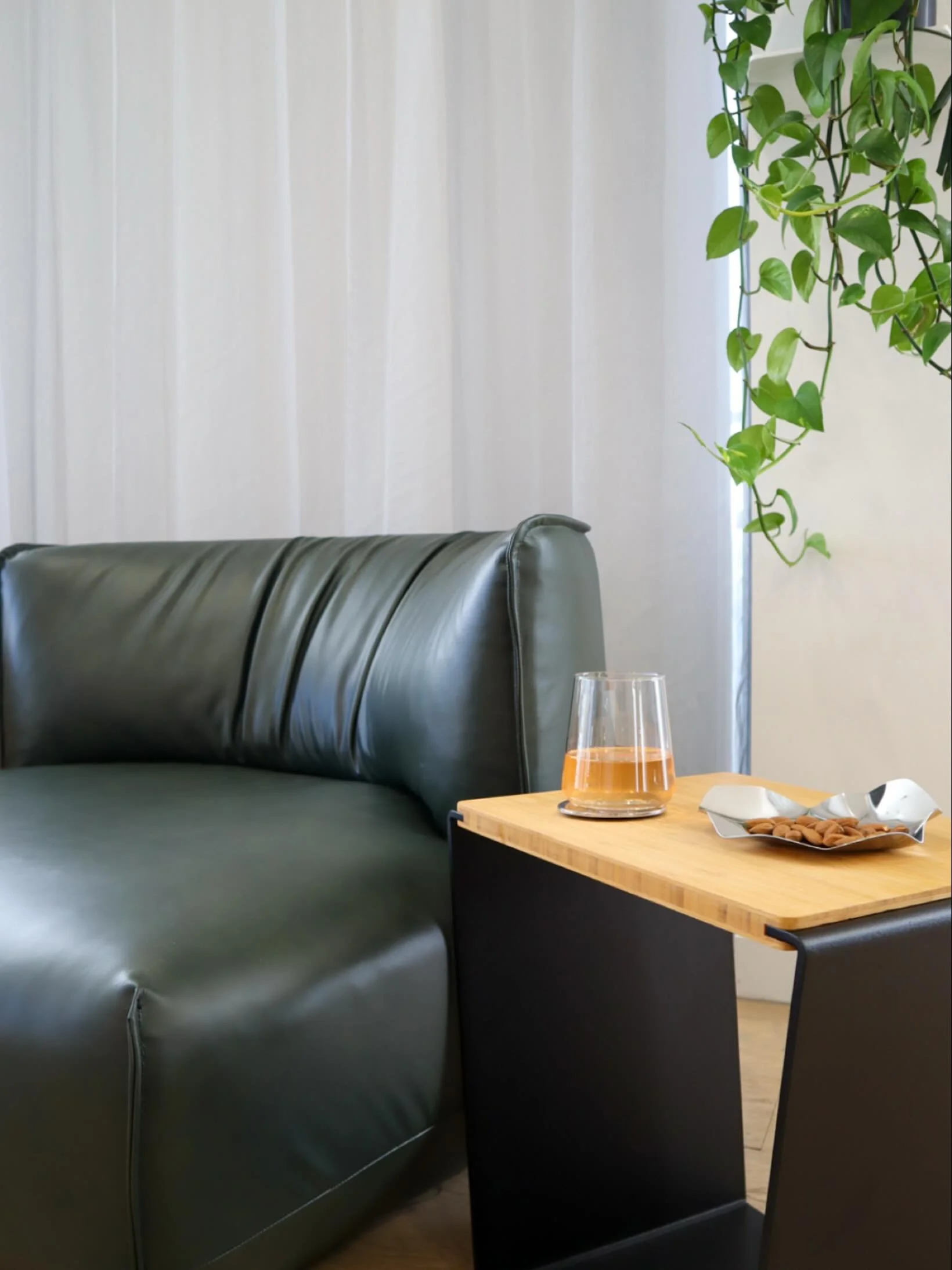 A sculptural side table that fits just right.
#design #sidetable #interior #interiorstyling #décor #lounge #australianmade