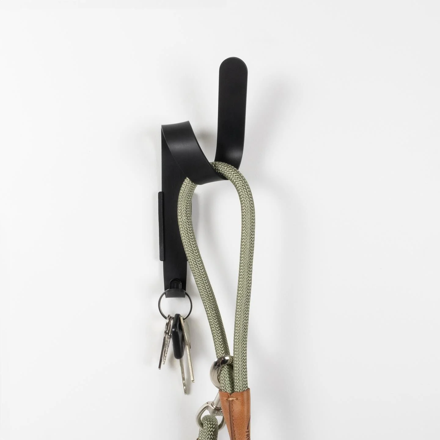 A little bit sculptural, a little bit practical 100% Lood 
#moderninteriors #homeinspo #hook #australianmade #modernstyle #interiordesign #interiorstyling #interiors #design