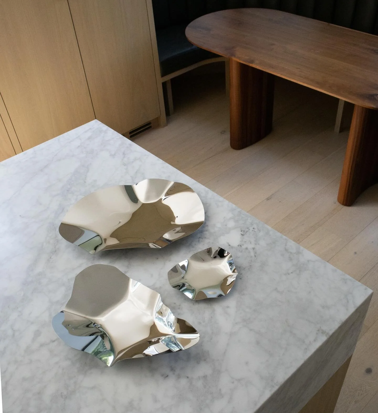 Small. Medium. Large. 
Drop by Lood - because every space is different. 

#interiorstyling #decorative #tray #stainlesssteel #australianmade