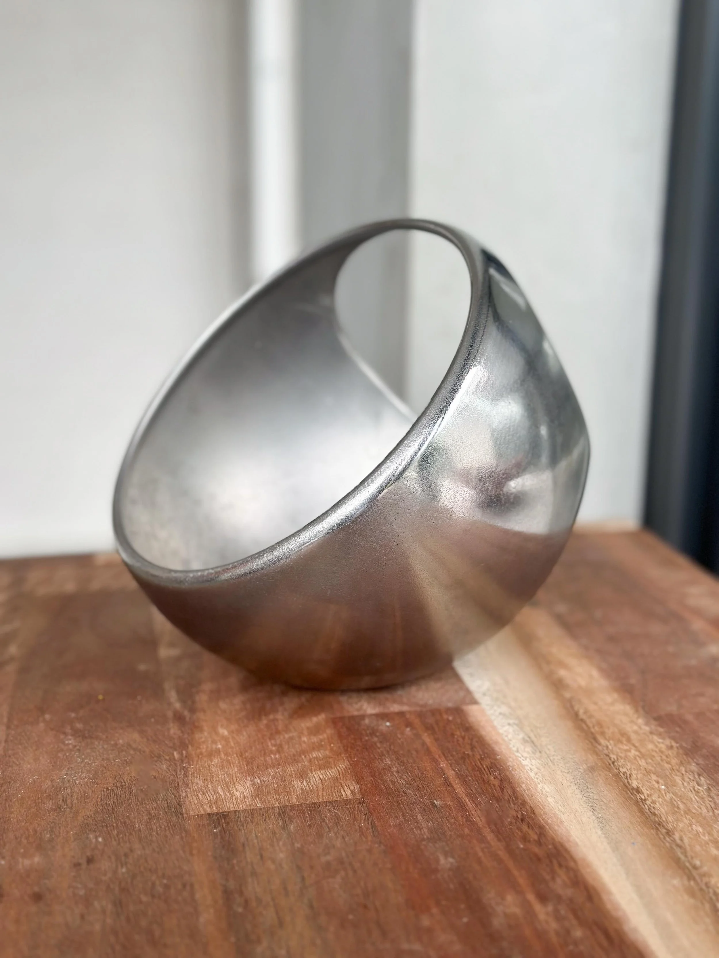 Subtle glow, striking presence - Orbu 

#design #bowl #styling #interiors #productdesign