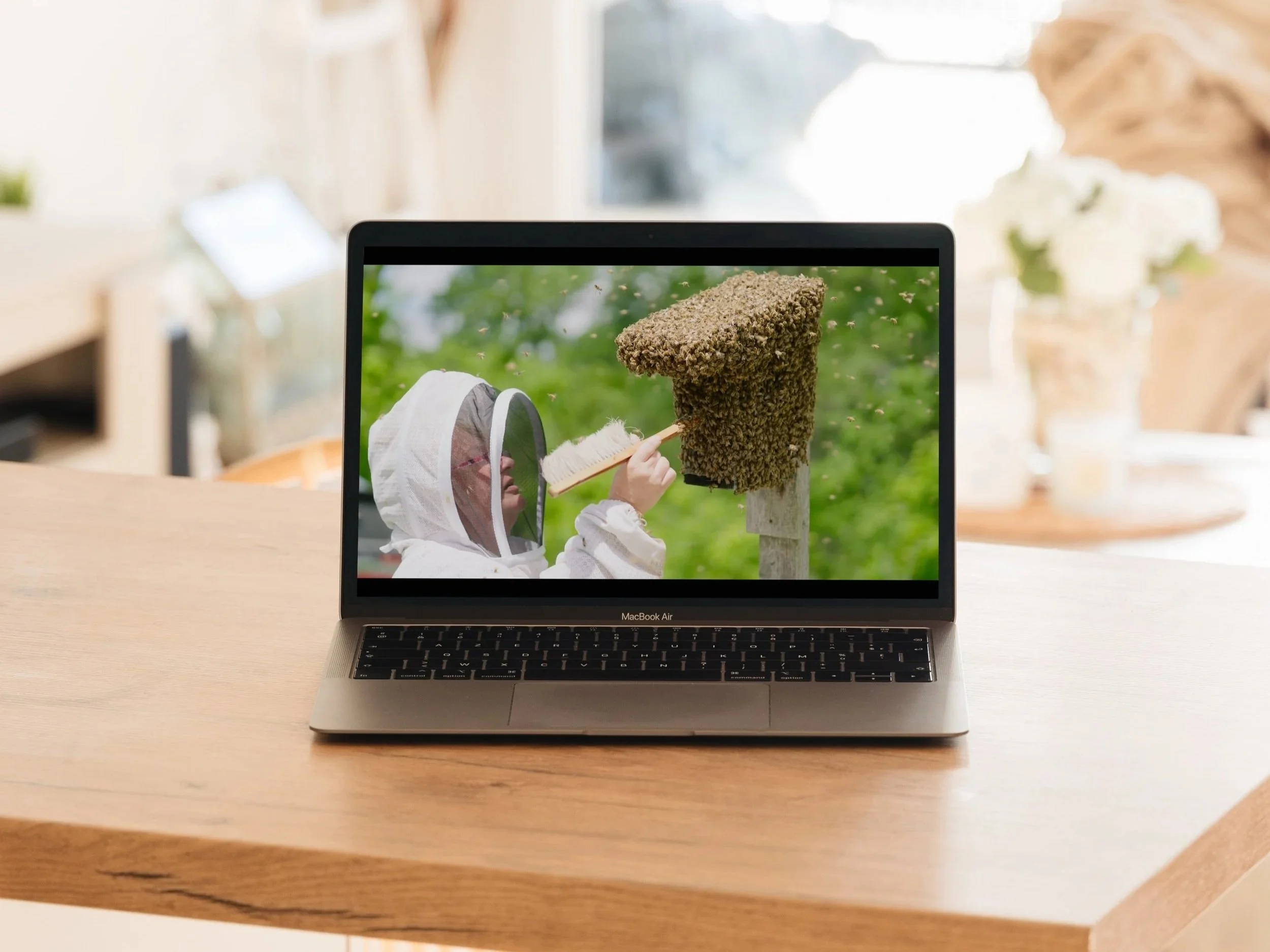 Computer Laptop Mockup WOOD1 01.jpg