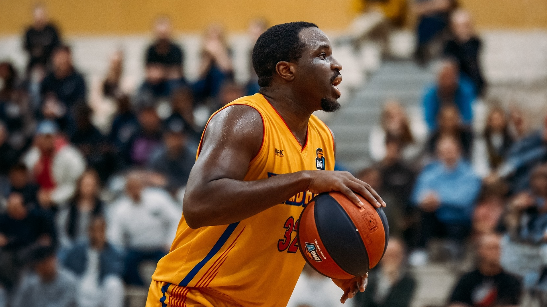 Troyce Manassa Signs with McKinnon Cougars Championship Men