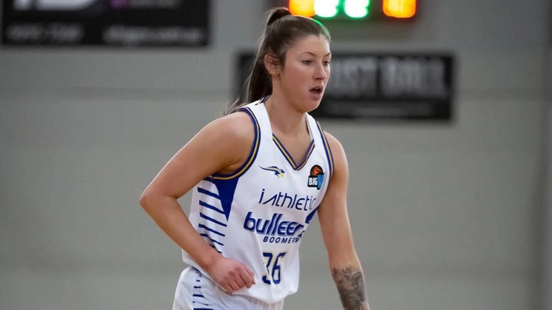 Amy Baum Signs with McKinnon Cougars Championship Women