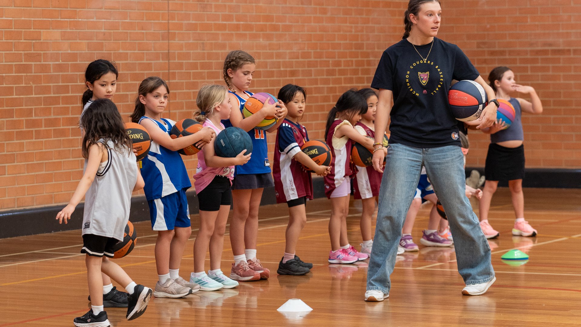 Get moving, make friends and give basketball a go