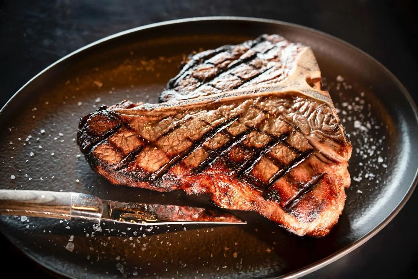 This is it... the king of steaks! Strip steak on one side, filet mignon on the other... otherwise known as the porterhouse. And at 36oz of Prime beef, it really doesn&rsquo;t get any better than this.

#elsegundo #porterhouse #southbay #steak #primes