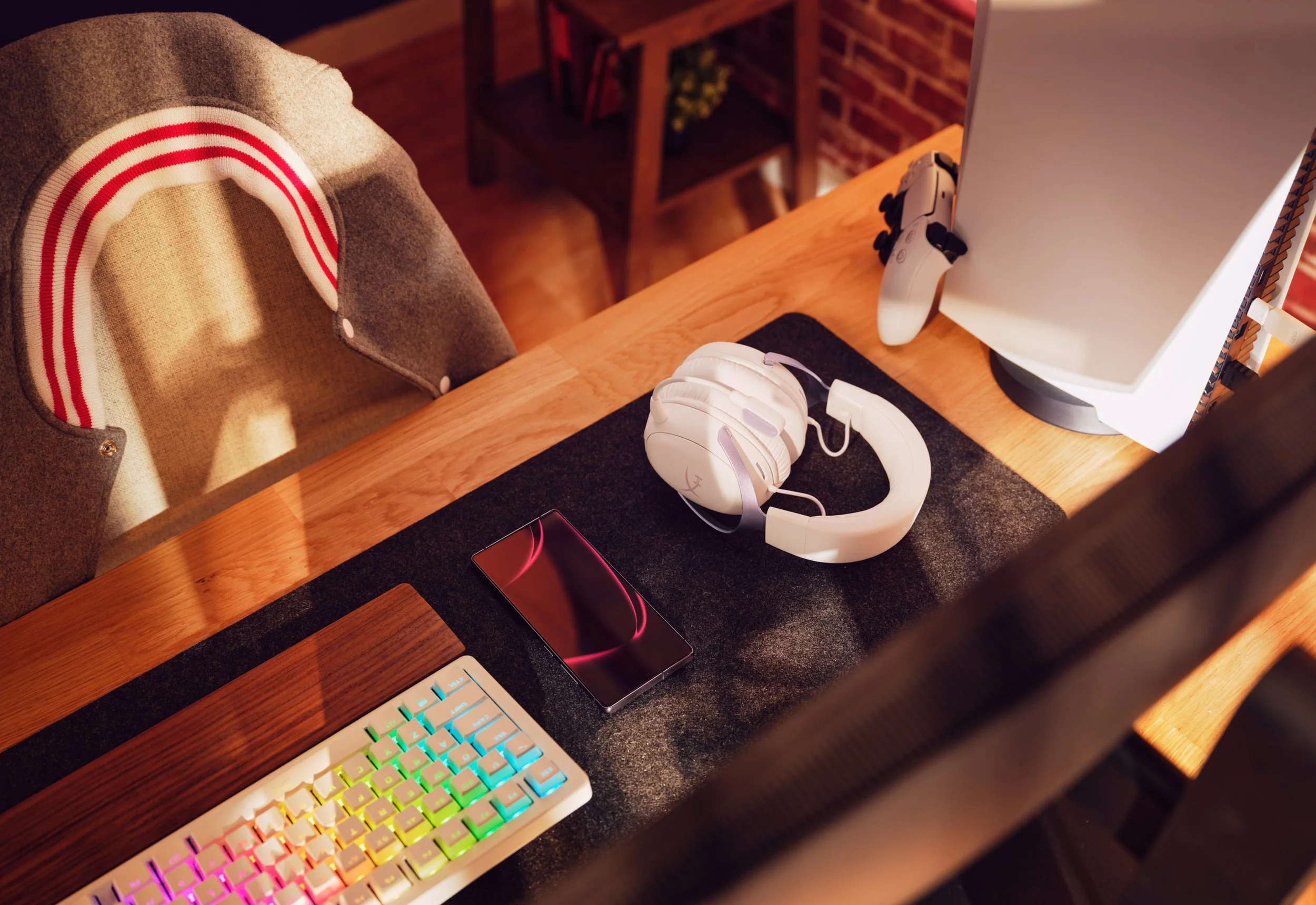 HyperX_CloudIIIsLavender_photos_KF 1.jpg