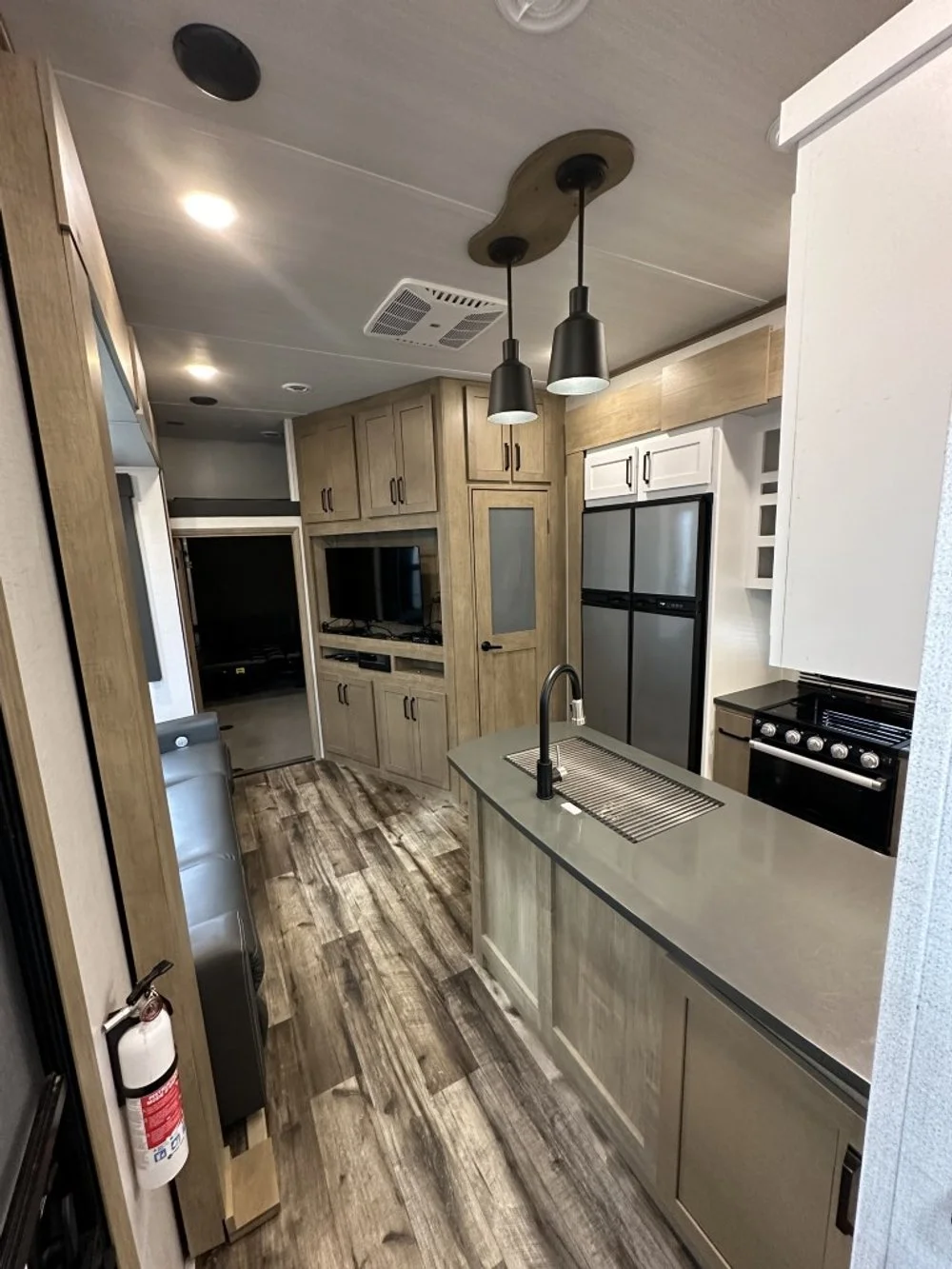 Royalty RV RVs sold in Alberta, Canada