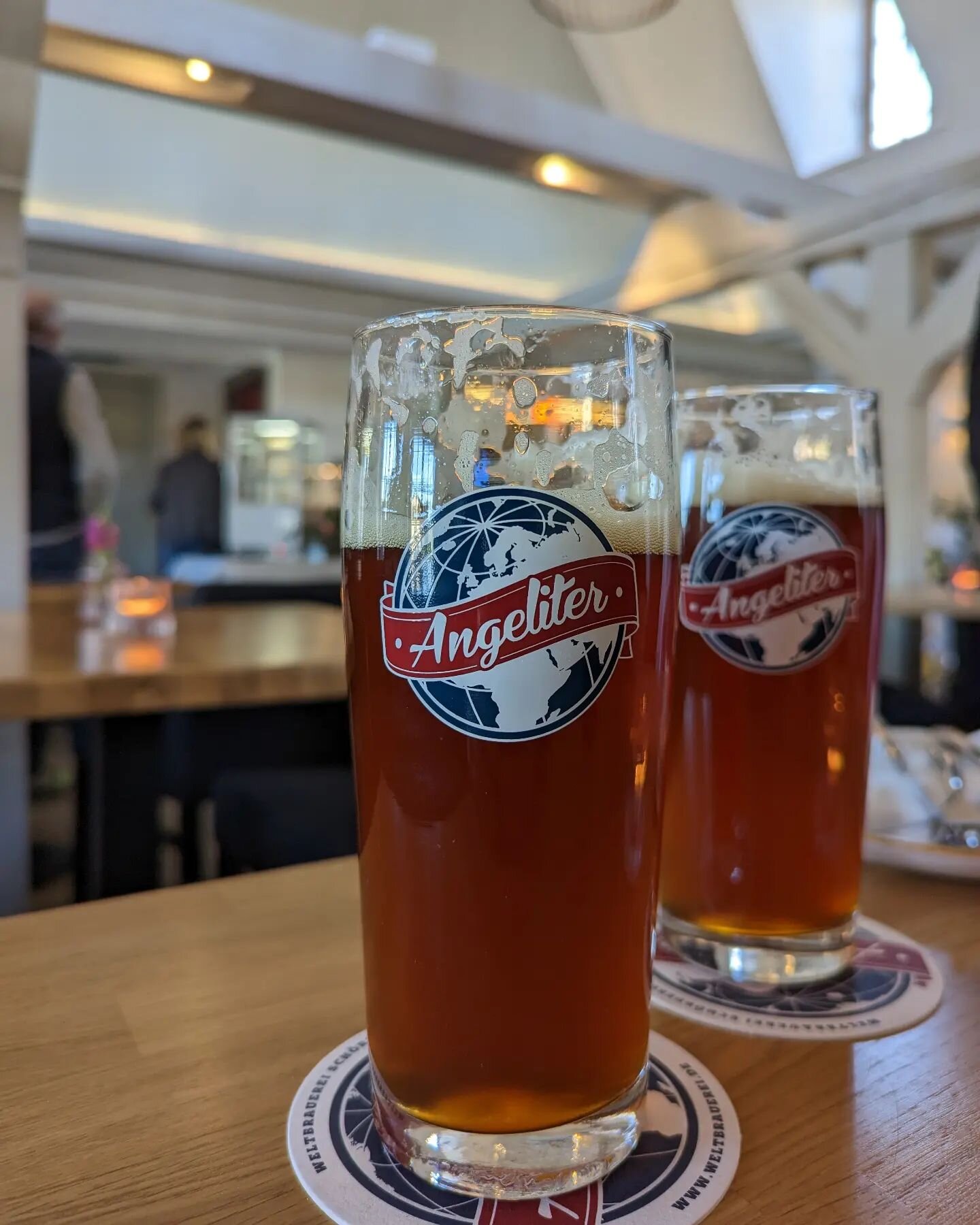 In der heute neu er&ouml;ffneten @schleikate in Lindaunis k&ouml;nnt ihr frisches Angeliter Dunkel vom Fass genie&szlig;en! Das Pils gibt's dort aus der Flasche ✌️
Schaut vorbei und habt eine nette Zeit bei meiner Cousine !

Auch hier nochmal viel Er