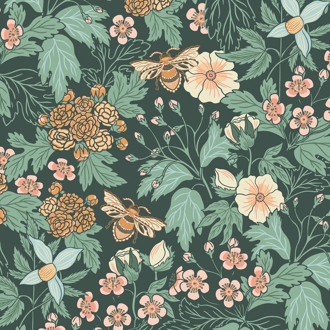 Bee 🐝 Botanical Garden - my new pattern, I&rsquo;m longing for those long summer days where everything is in full bloom 🌸

#patternoftheday #patterns #surfacepattern #surfacepatterns #patternobserver #beefabric #beewallpaper #botanicalfabric #flora