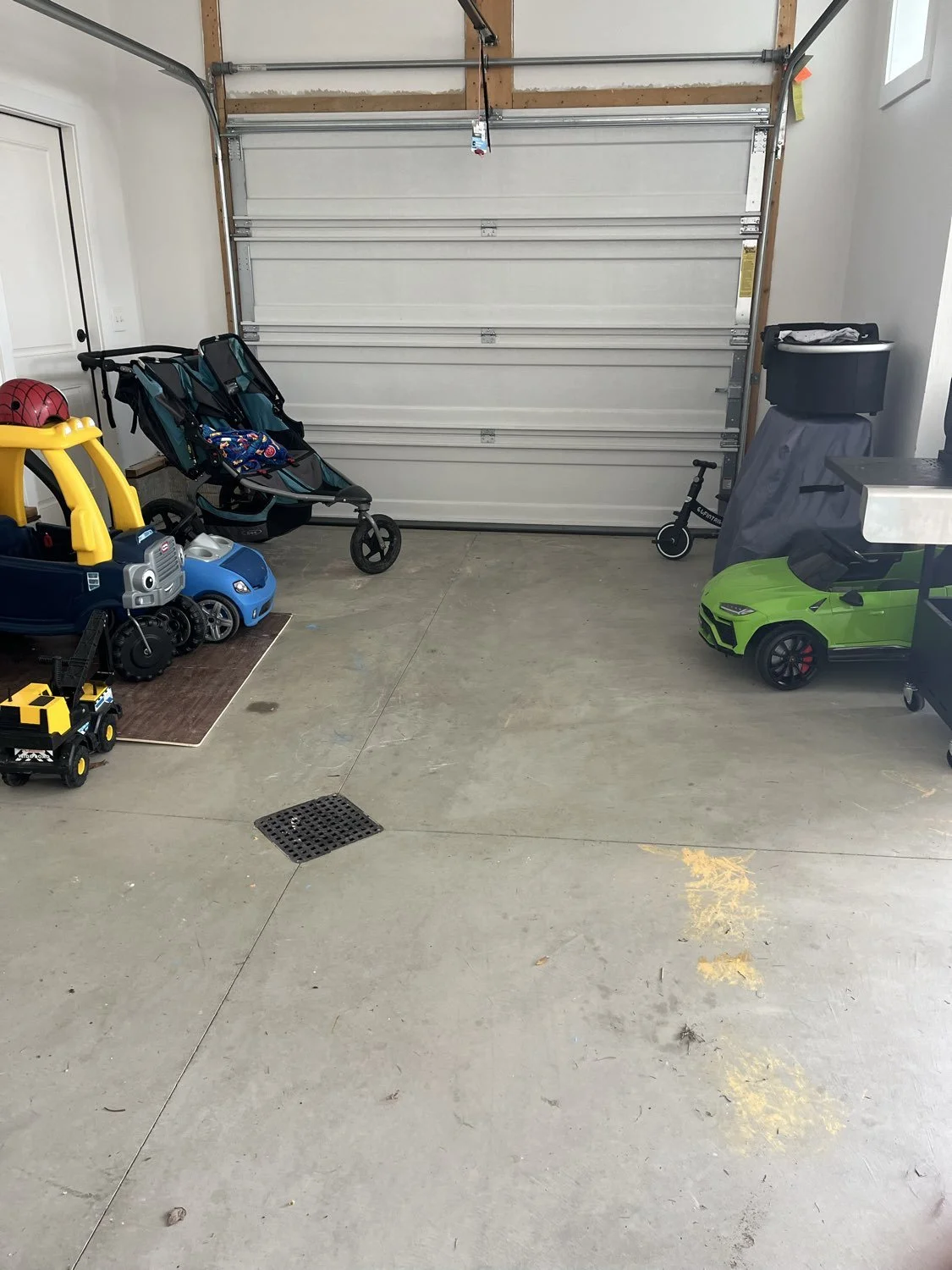 Clean and organized garage in Broadview Heights, Ohio